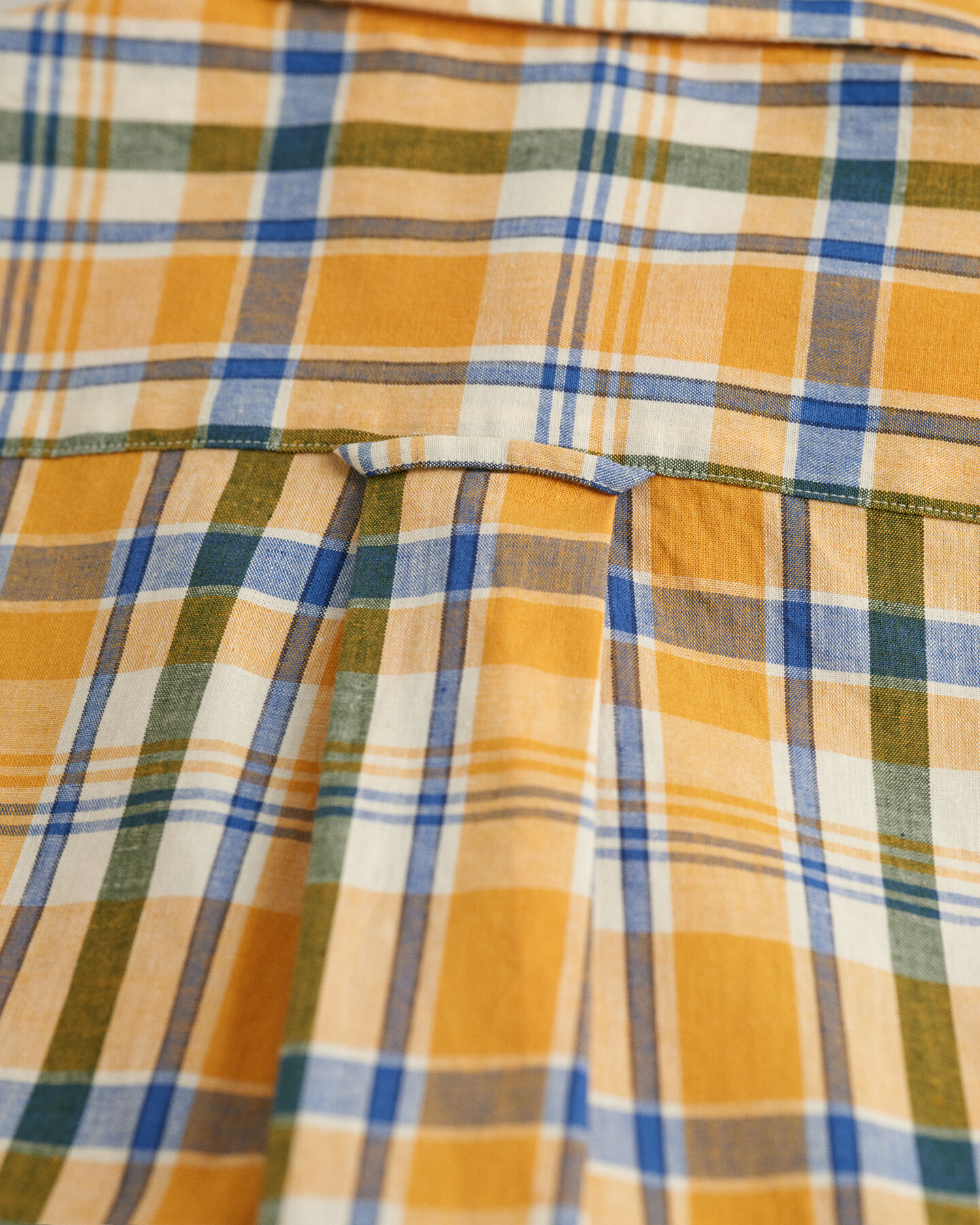 Camisa Regular Fit de manga corta en algodón y lino a cuadros