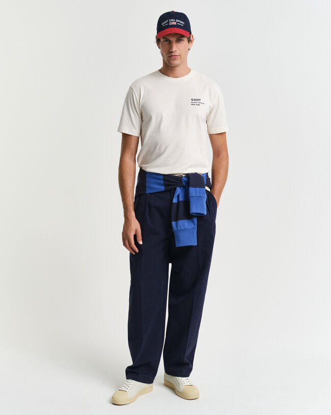 Camiseta con diseño de pequeñas dimensiones