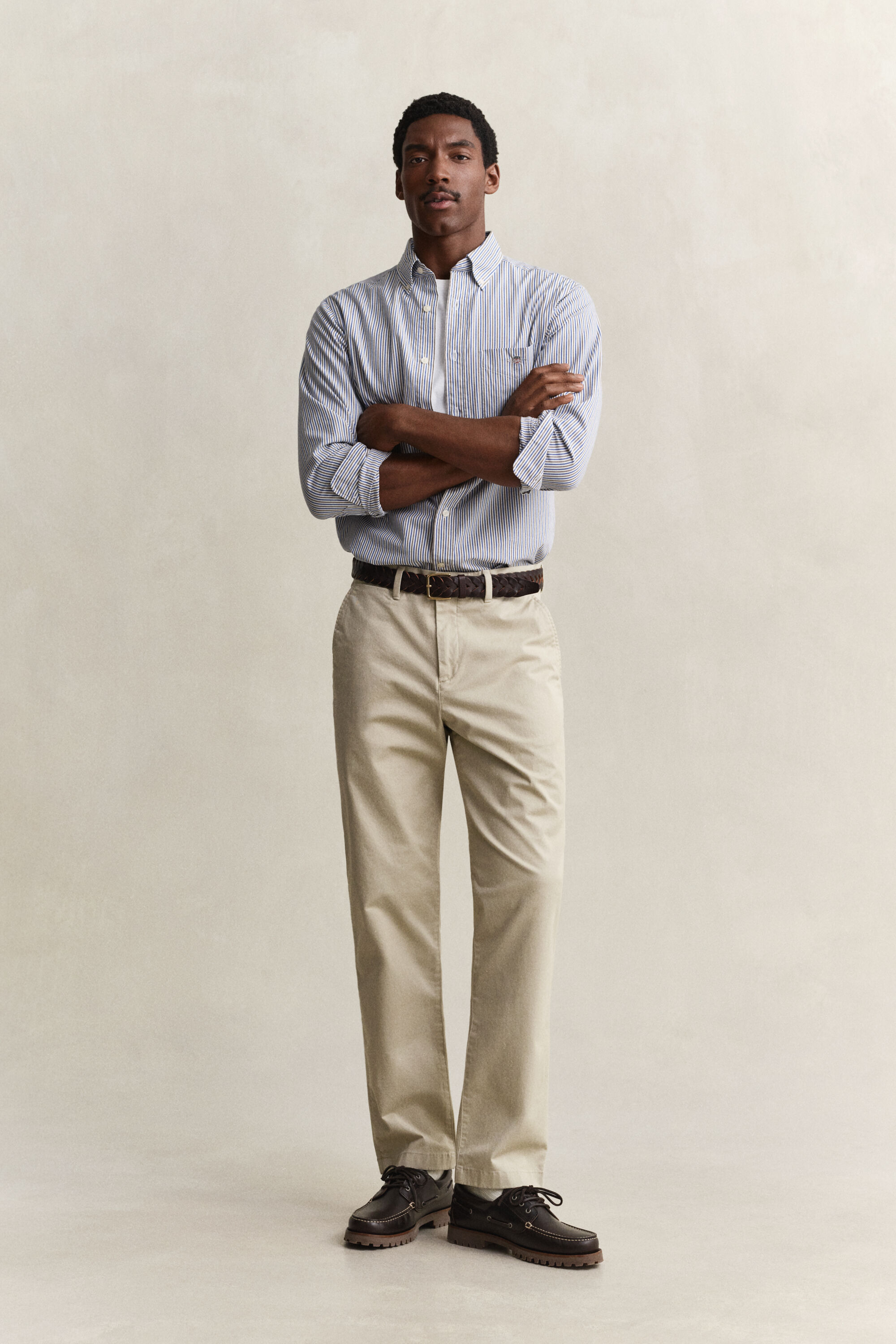Pantalones chinos Regular Fit clásicos