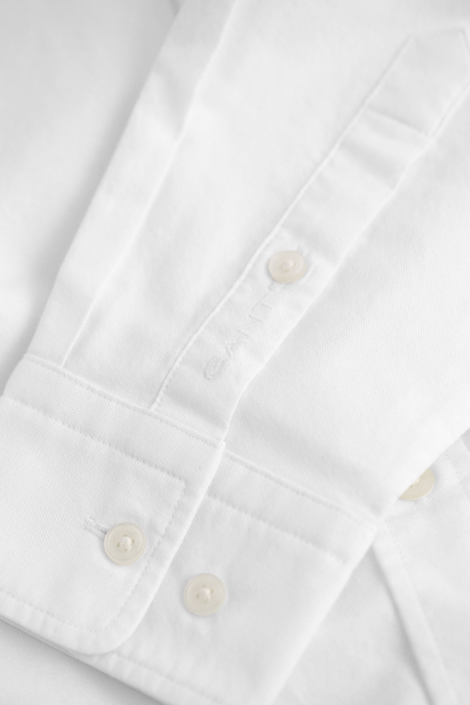 Camisa Oxford clásica con volantes