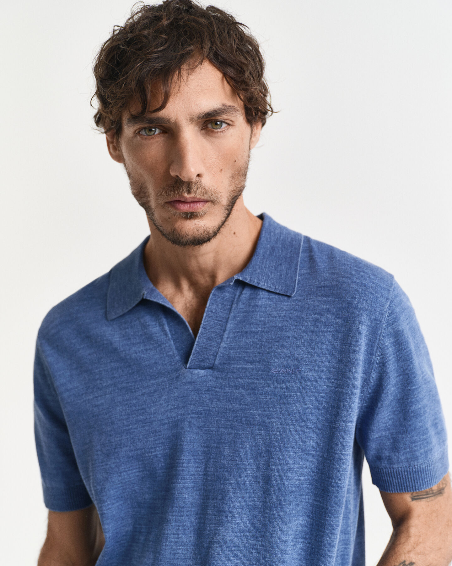 Jersey tipo polo Sunfaded de manga corta