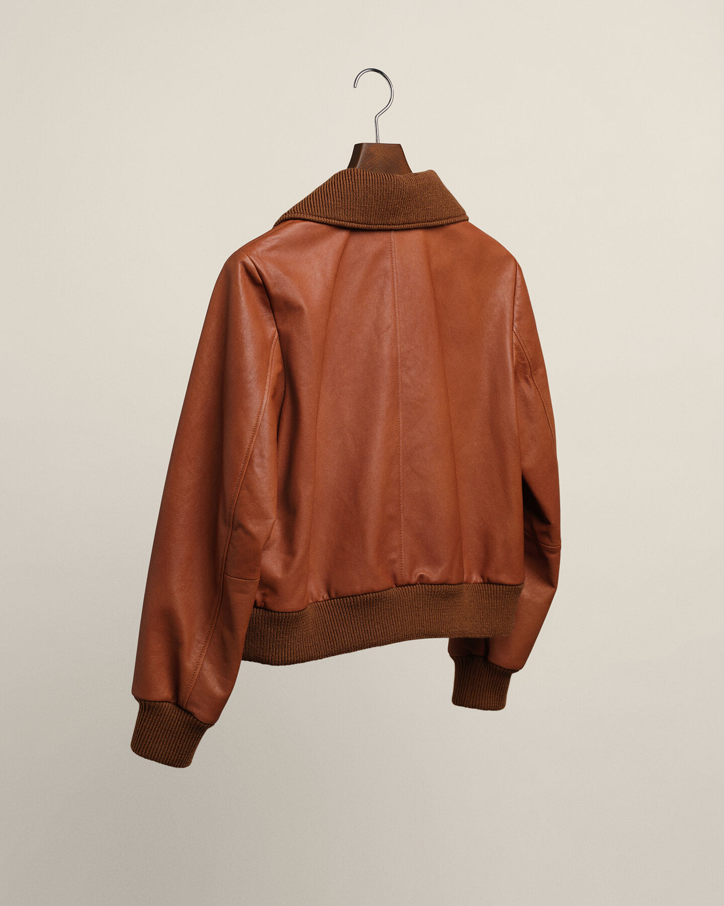 Cazadora de piel Wrangler x GANT