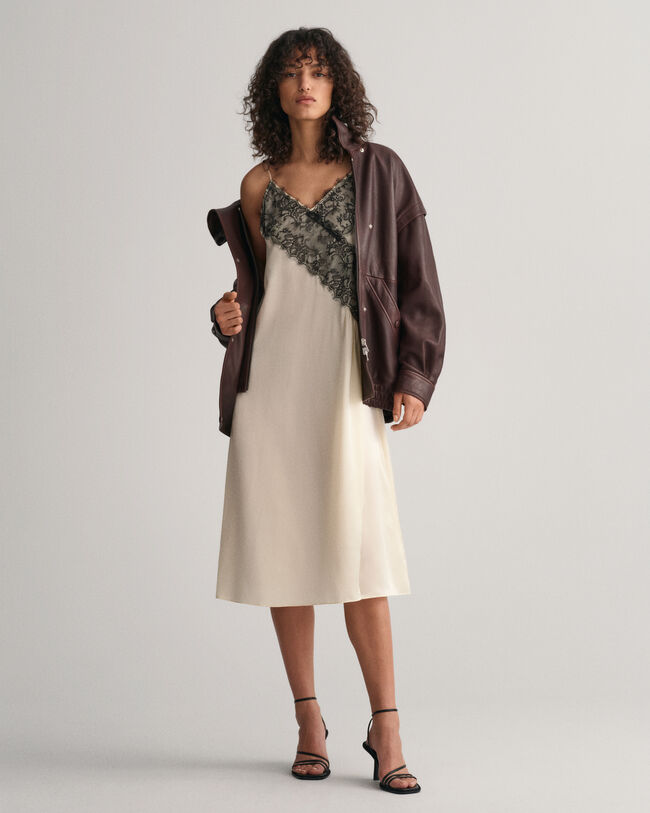 Vestido tipo camisola de encaje