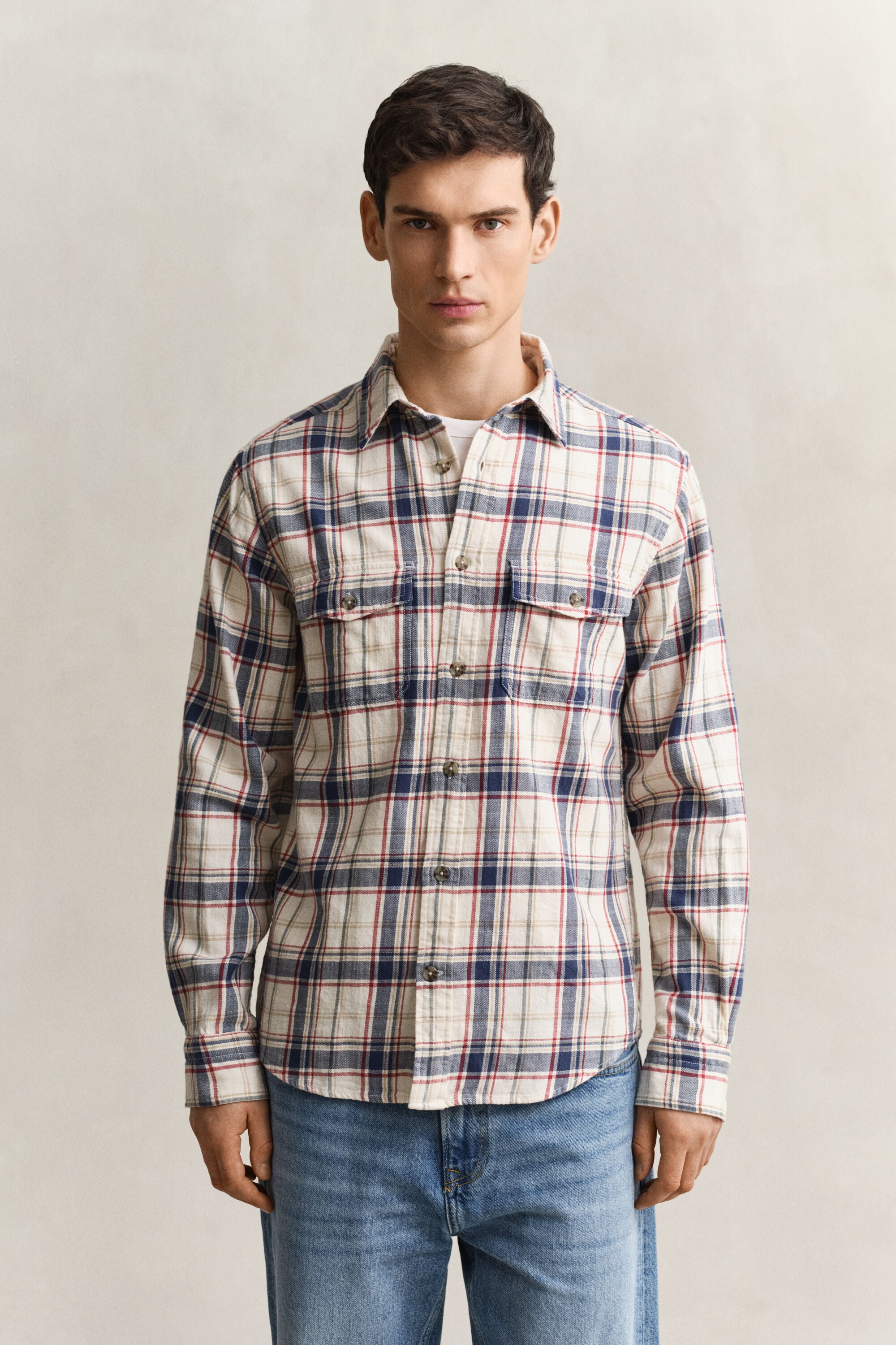 Camisa de sarga con bolsillos de parche