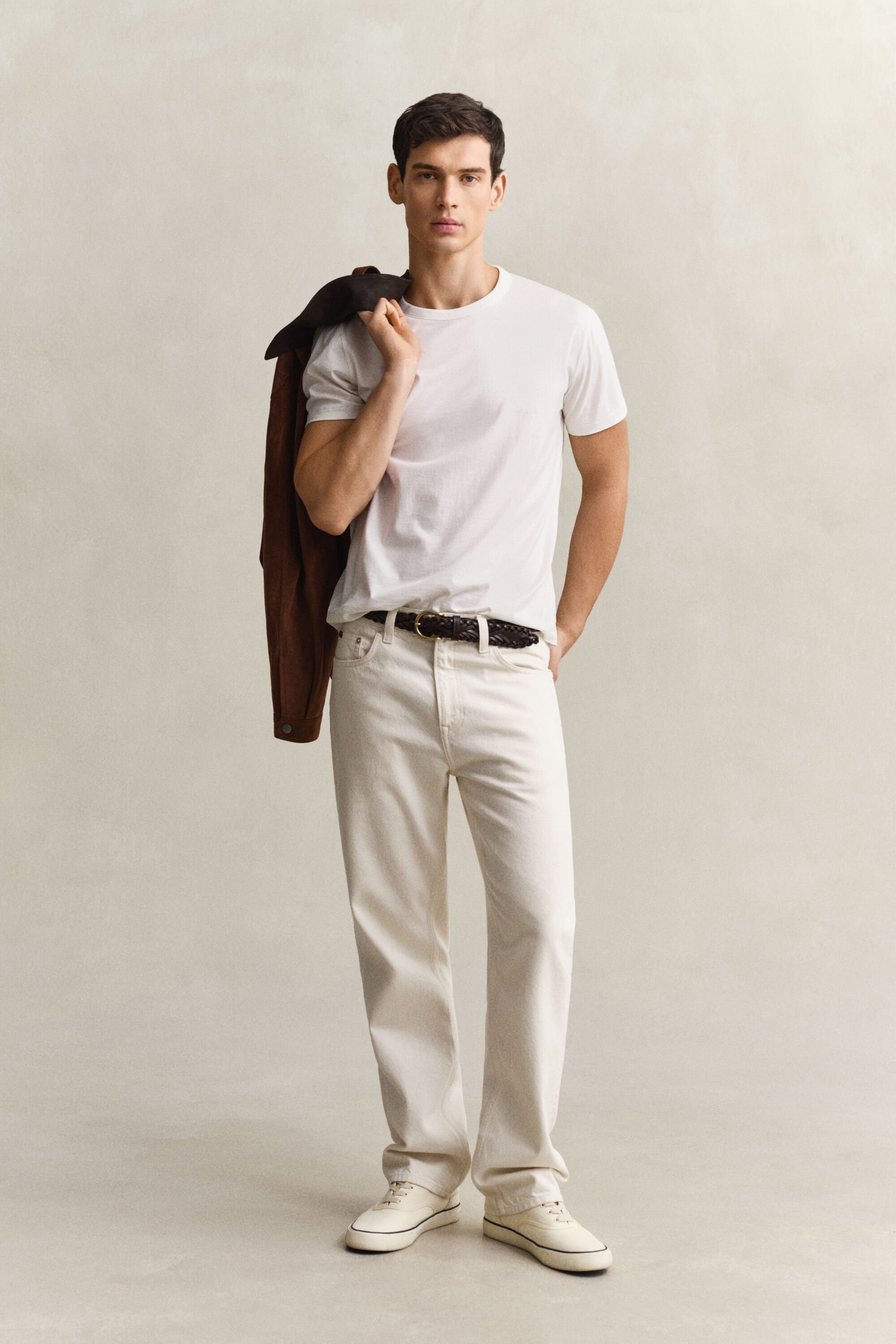 Vaqueros de pernera recta en color crudo