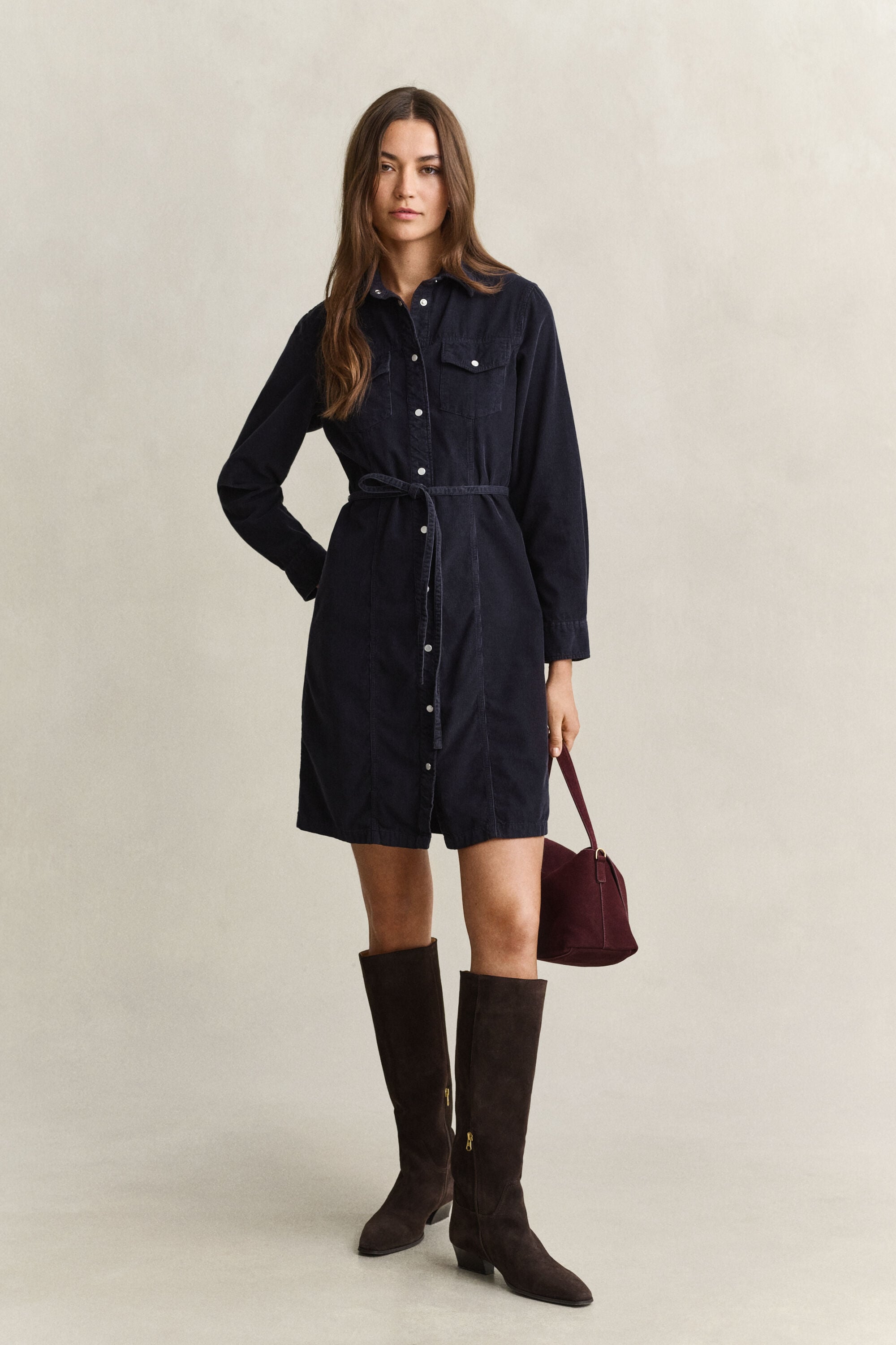 Vestido camisero de pana con cinturón