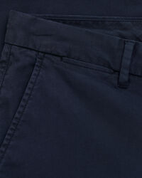 Pantalones chinos estructurados Slim Fit con textura labrada