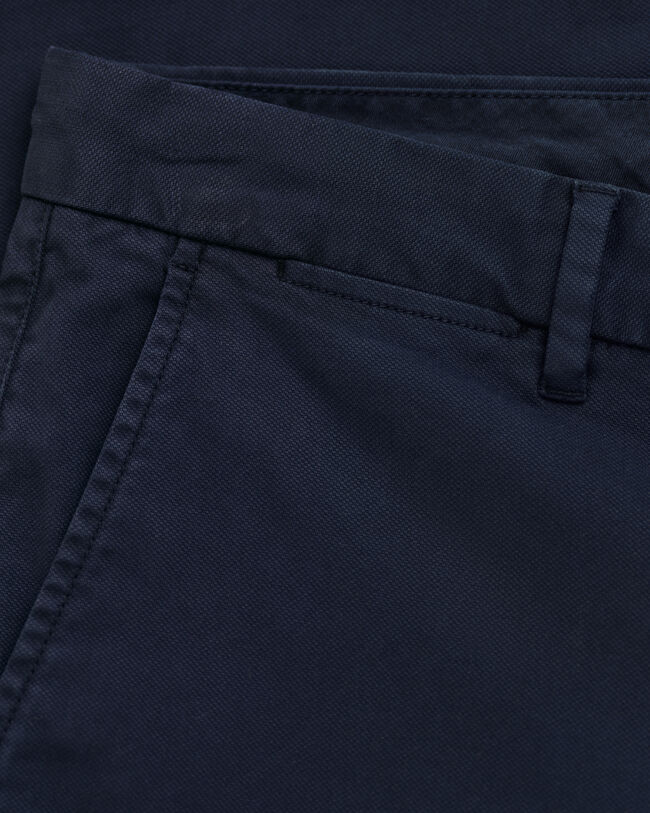 Pantalones chinos estructurados Slim Fit con textura labrada