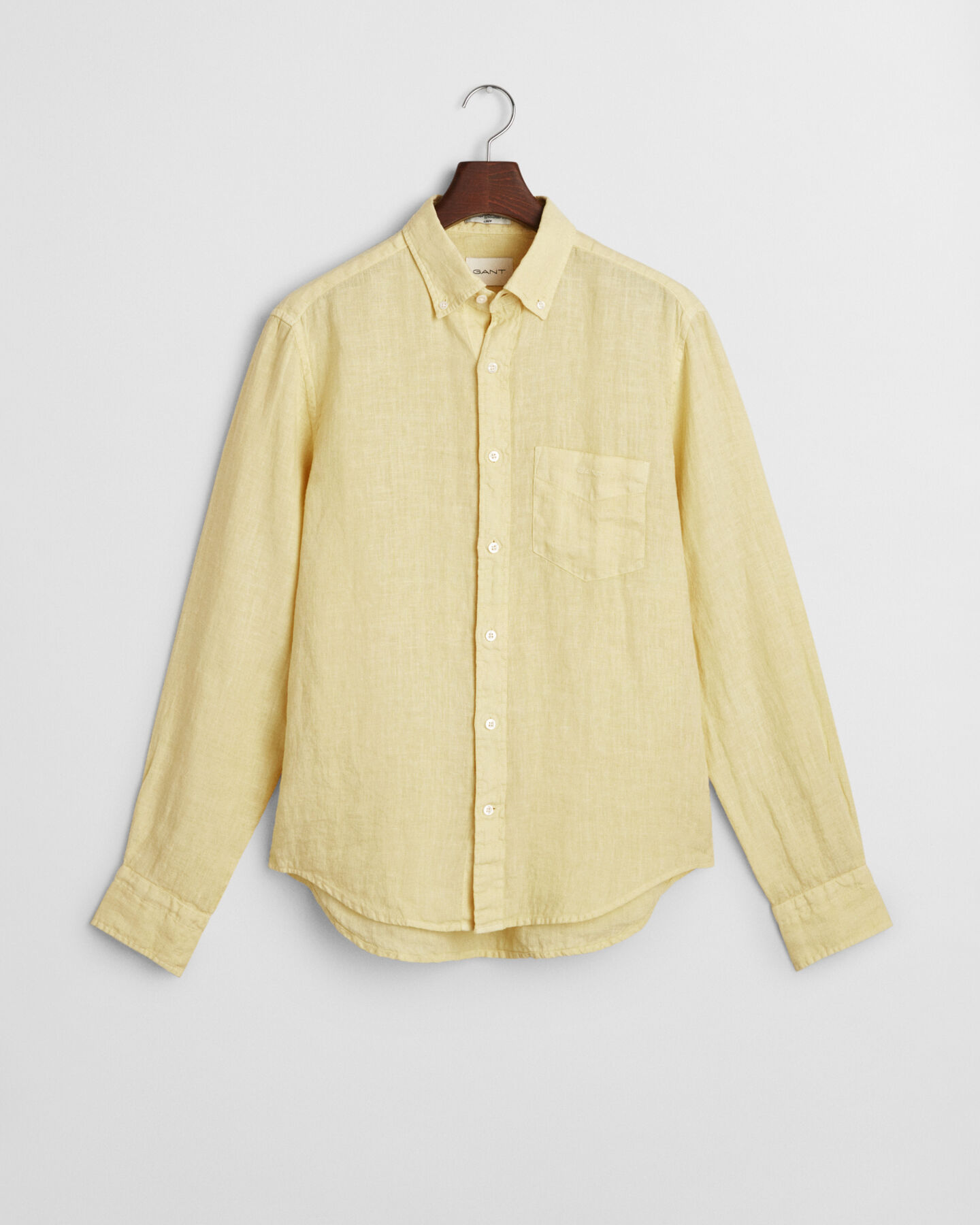 Camisa Regular Fit de lino teñido en prenda