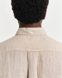 Camisa Regular Fit de lino te&ntilde;ido en prenda