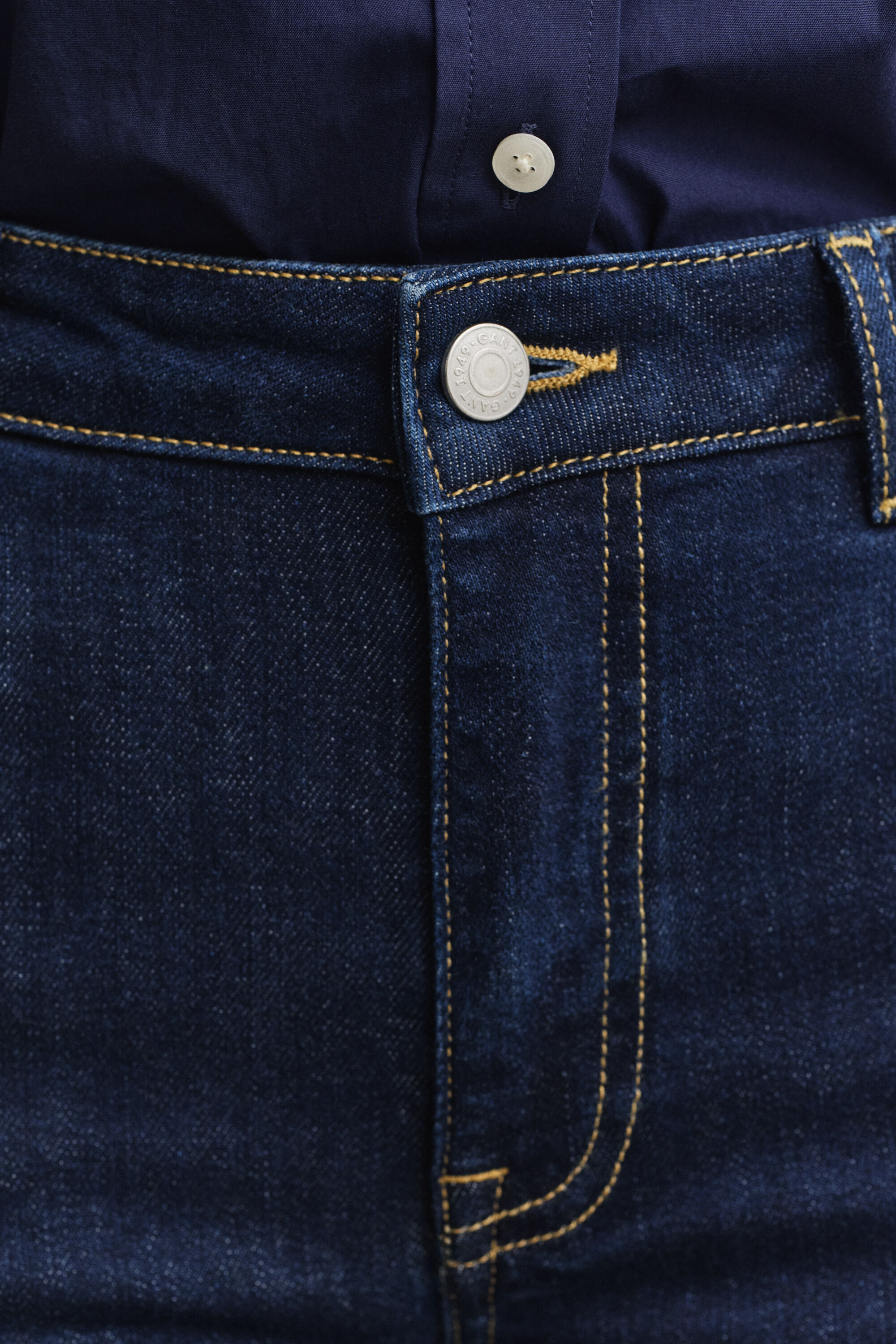 Vaqueros Slim Fit acampanados elásticos