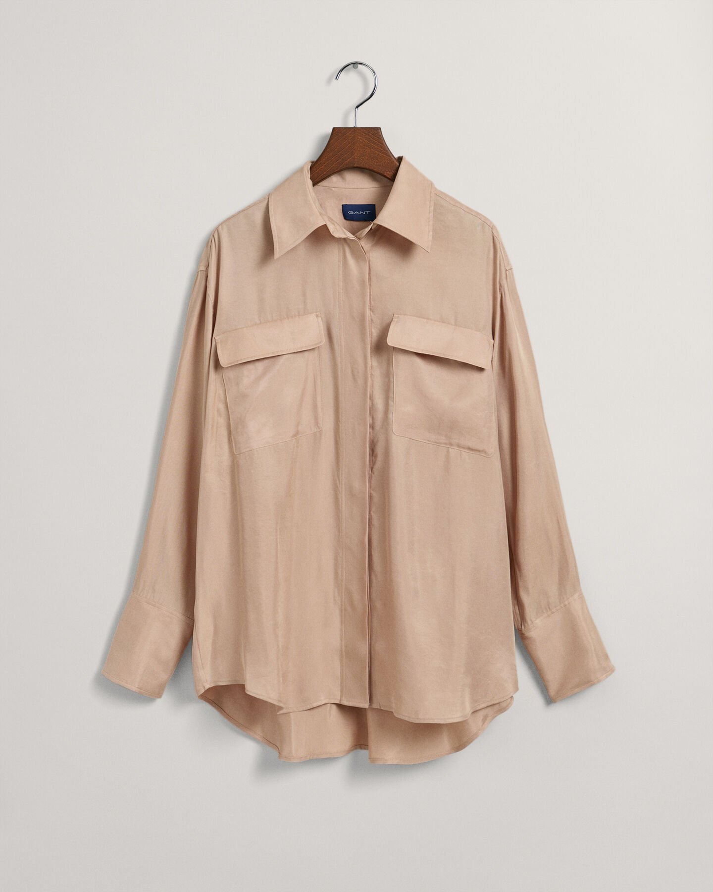 Camisa Relaxed Fit con bolsillo con solapa