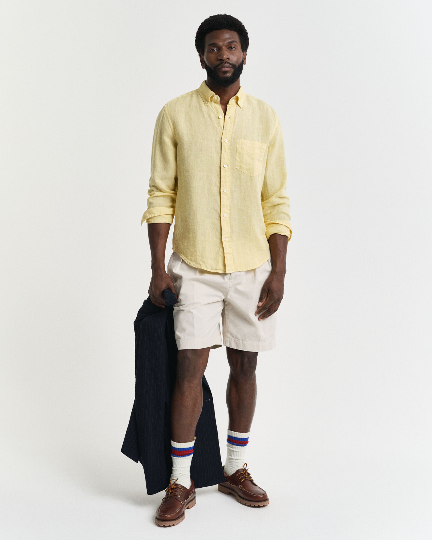 Camisa Regular Fit de lino teñido en prenda