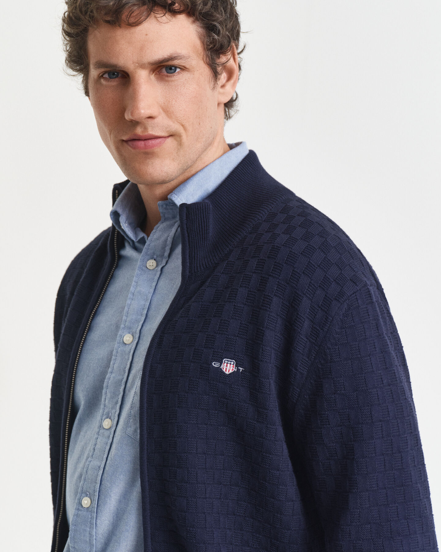 Jersey con cremallera y microtextura