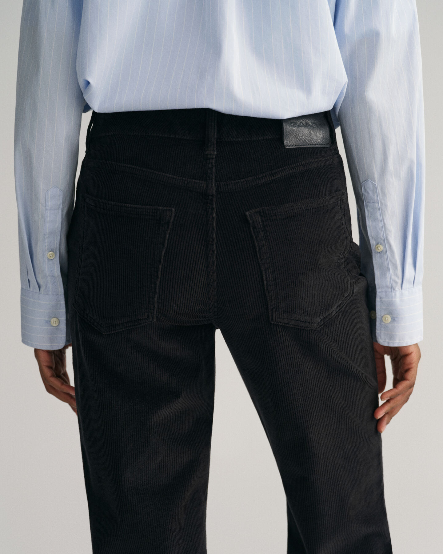 Vaqueros tobilleros de pana acampanados