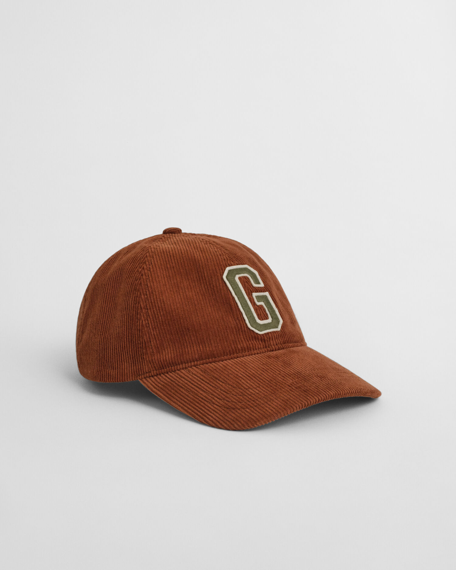 Gorra de pana con insignia G