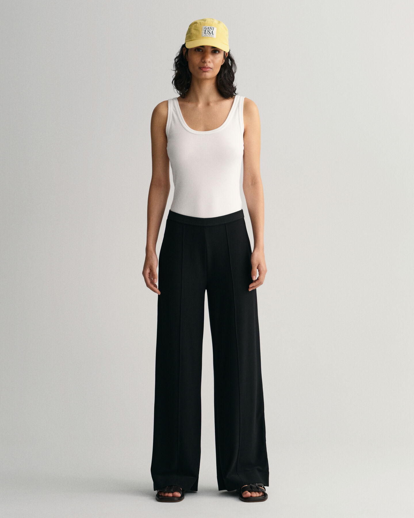 Pantalones de punto y pernera ancha