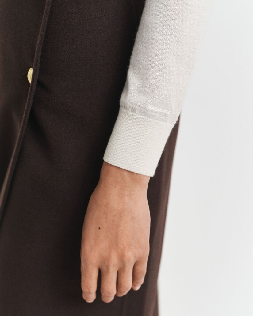 Jersey de lana merino extrafina con cuello de cisne