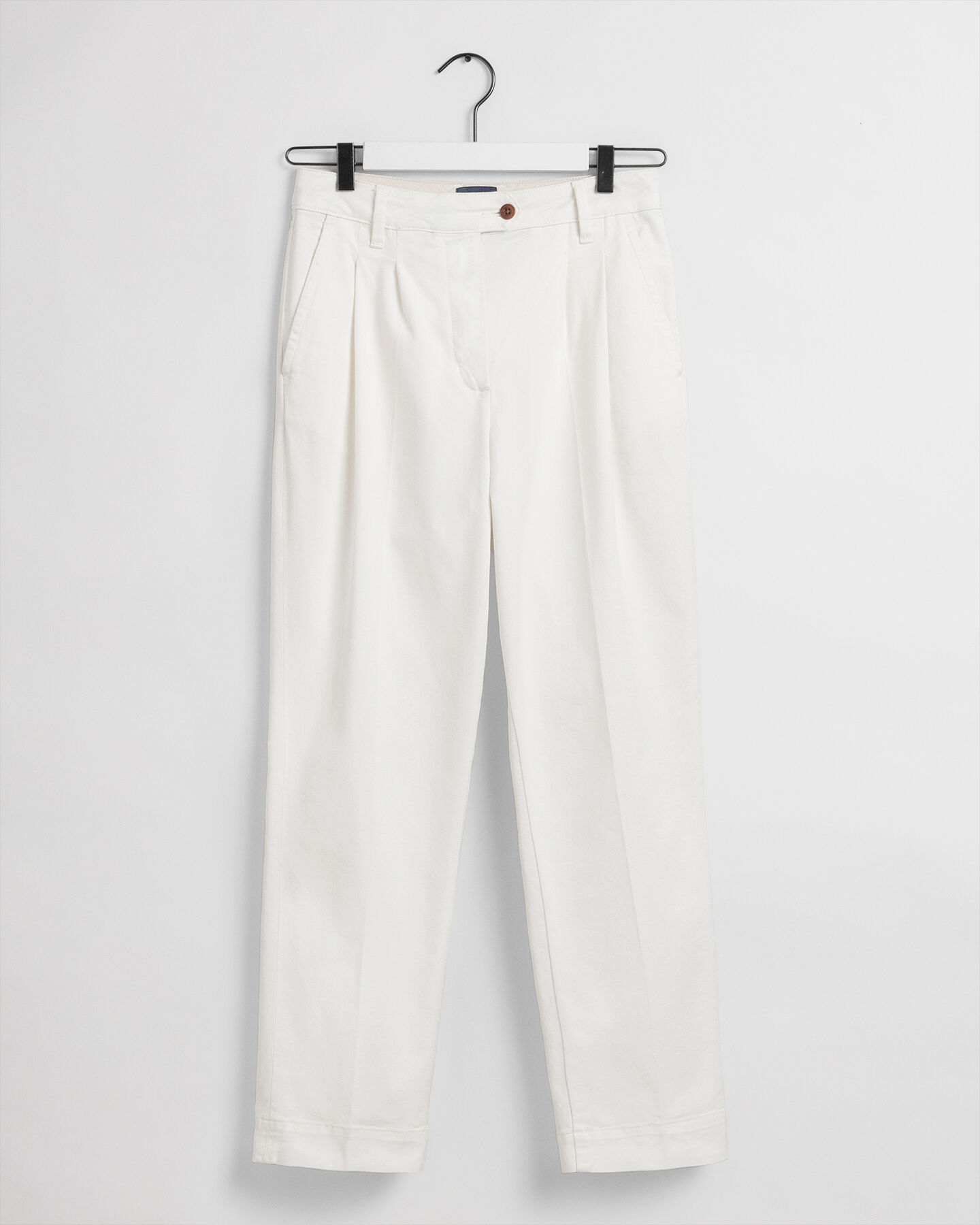 Pantalones chinos de pinzas y talle alto