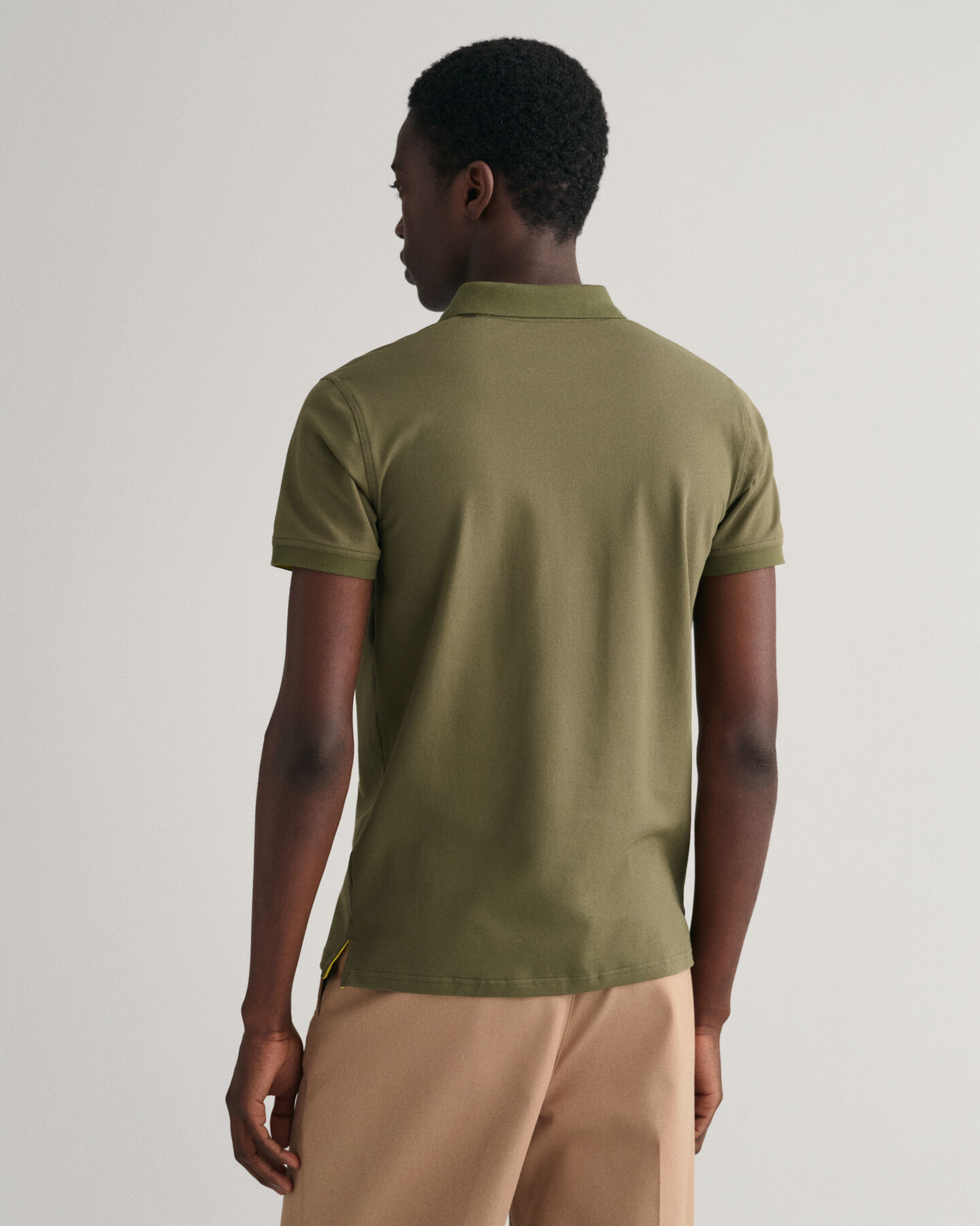 Polo de piqu&eacute; con cuello en contraste