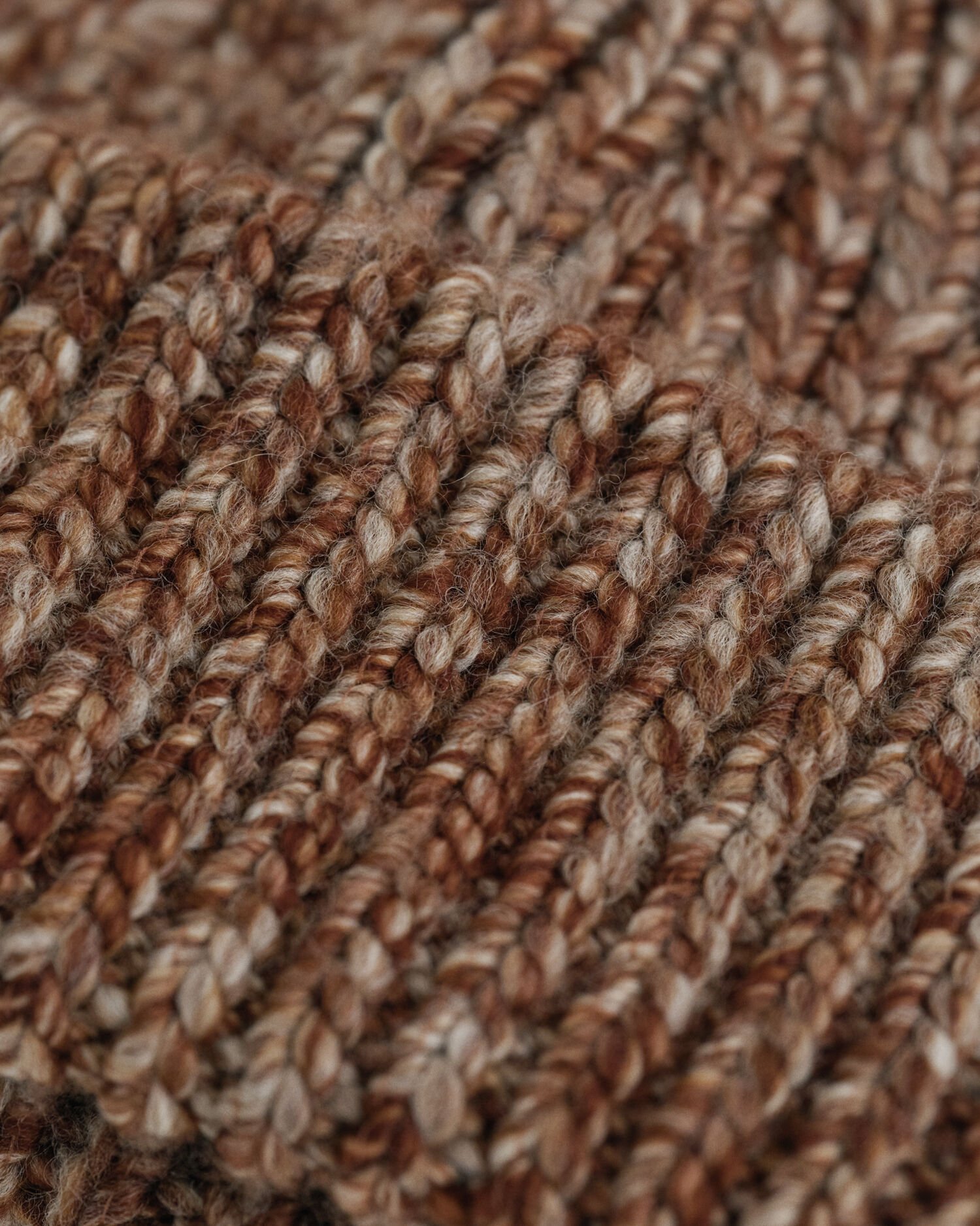 Gorro de lana acanalado y jaspeado