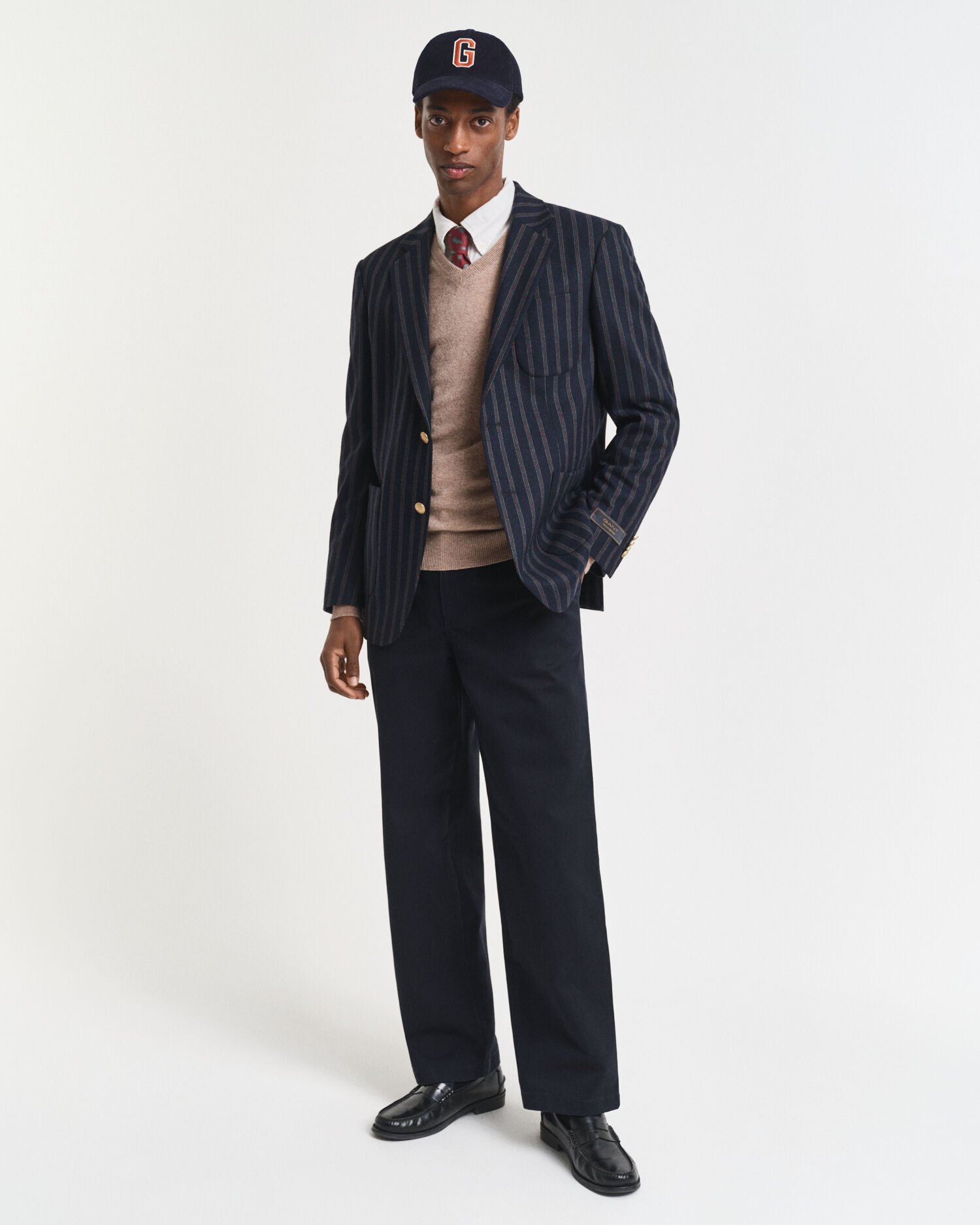 Jersey de cuello de pico en lana de oveja muy fina