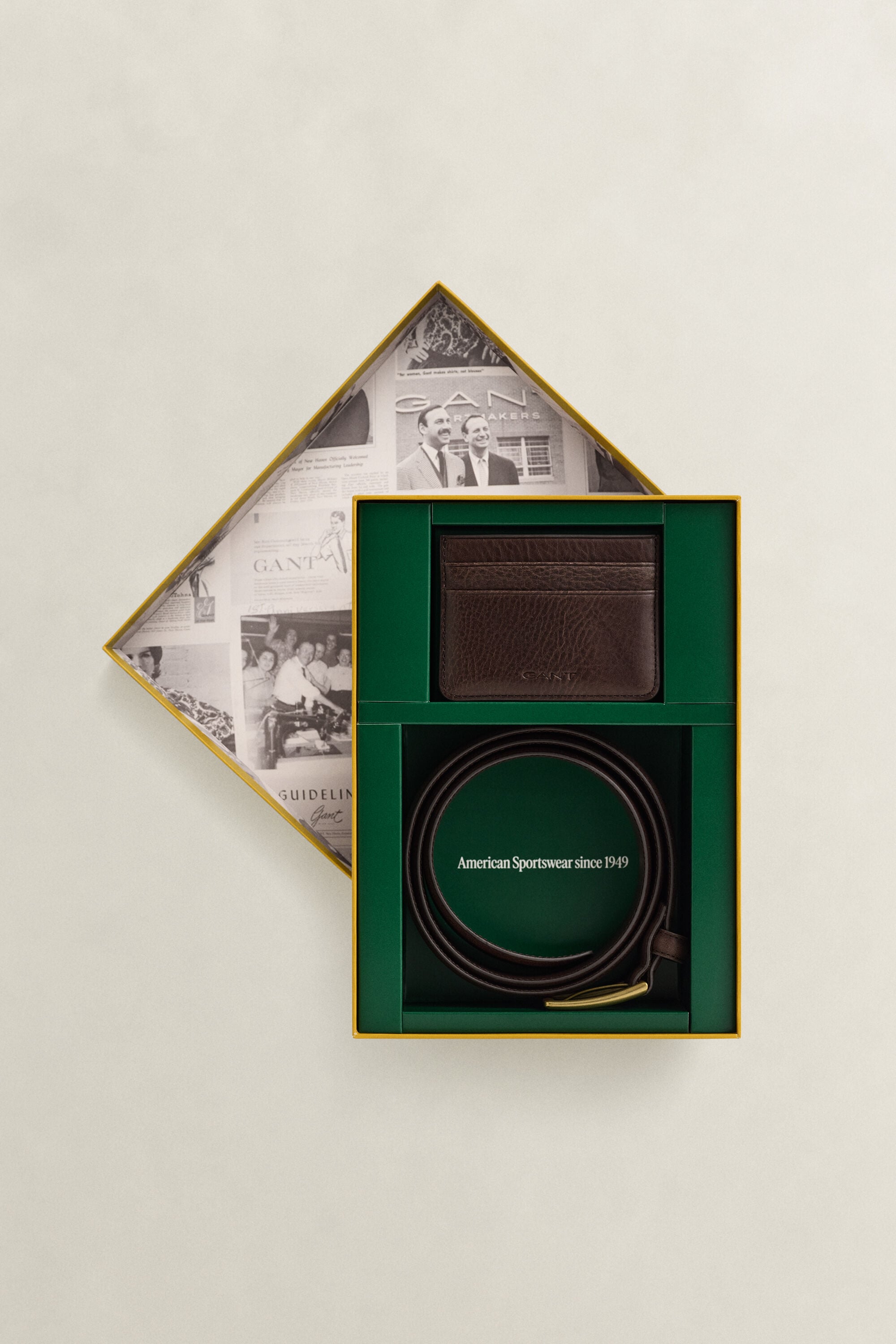 Set de regalo de cinturón de cuero y tarjetero de piel