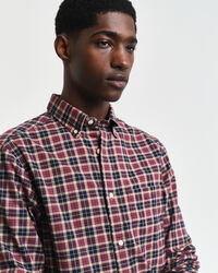 Camisa Regular Fit de sarga ligera a cuadros