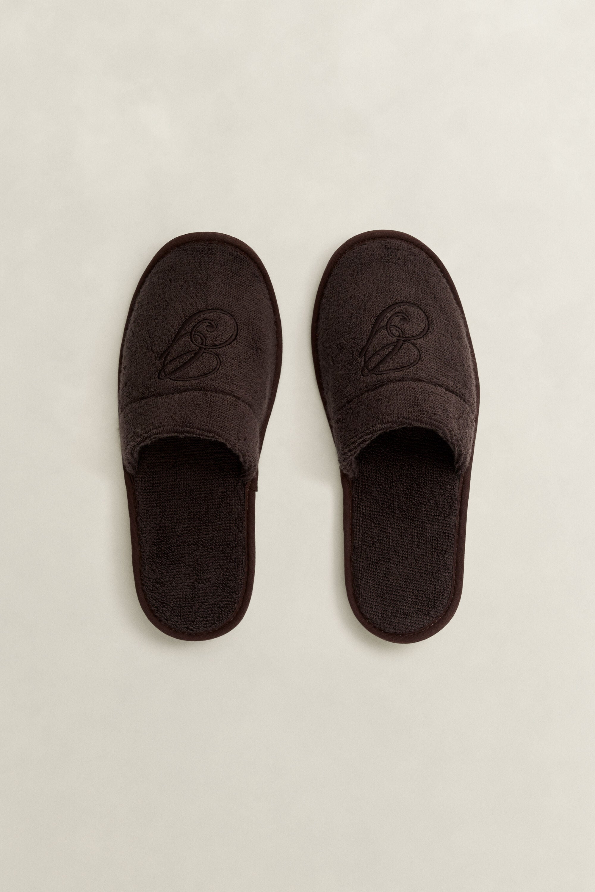 Zapatillas de estar por casa con bordado