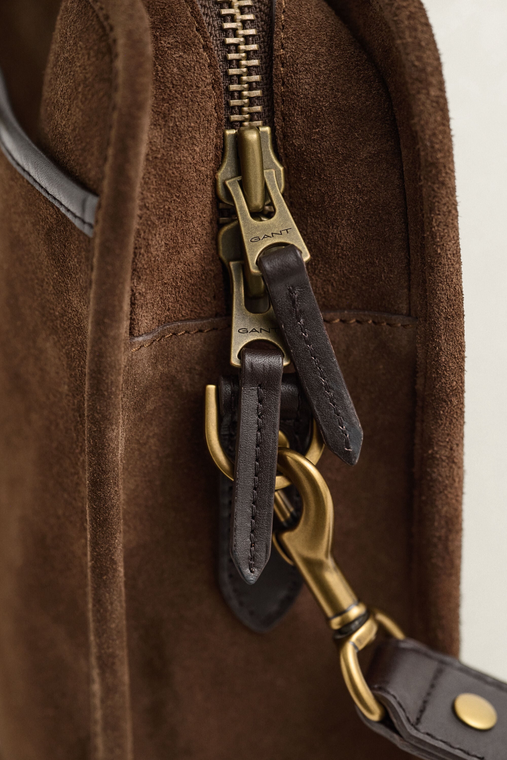 Bolso para el trabajo de ante