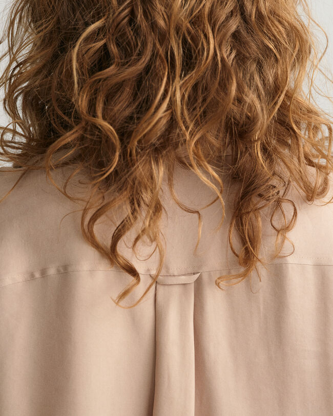 Camisa Relaxed Fit con bolsillo con solapa