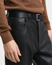 Vaqueros de piel con diseño de cinco bolsillos