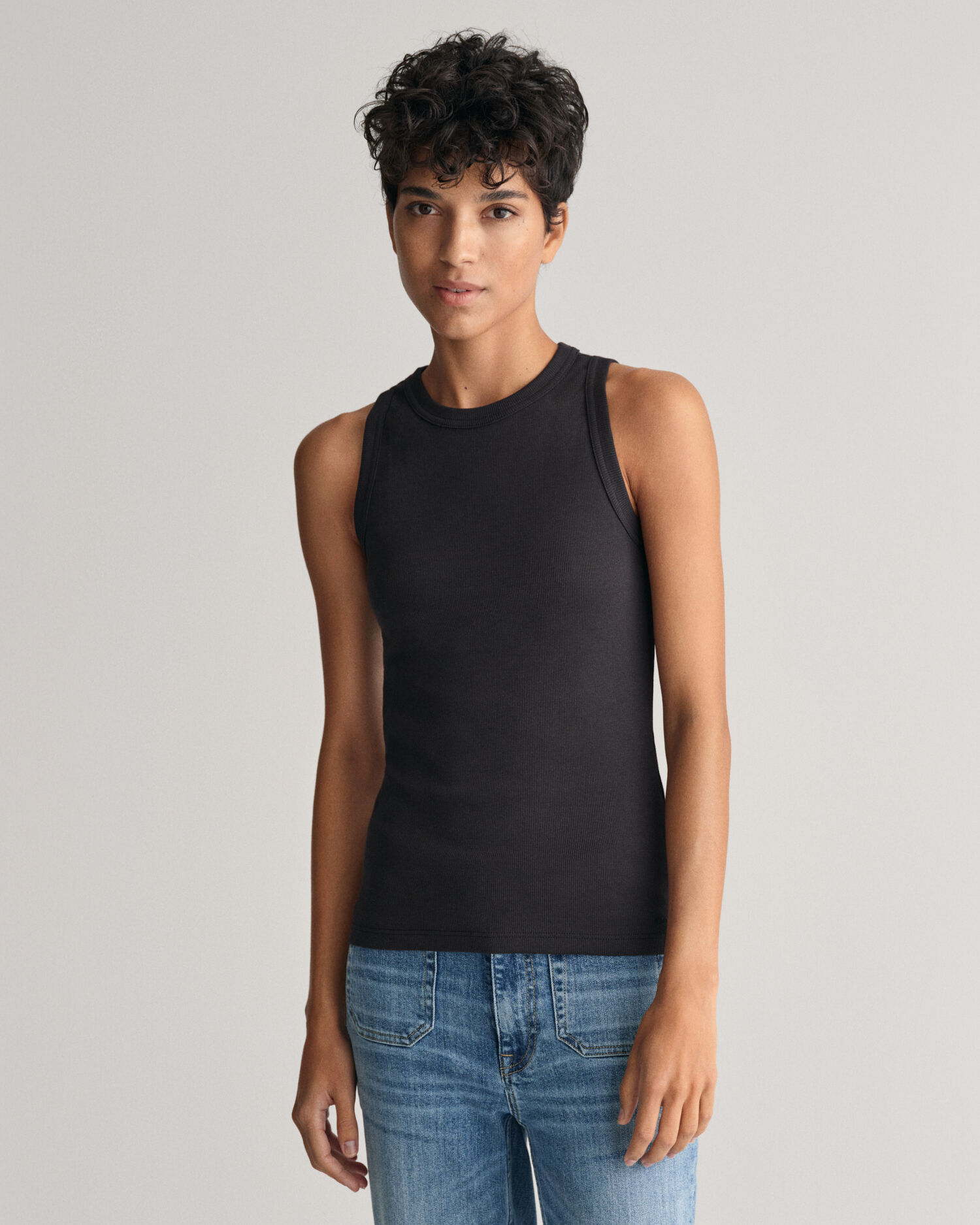 Camiseta tirantes sales cuello alto