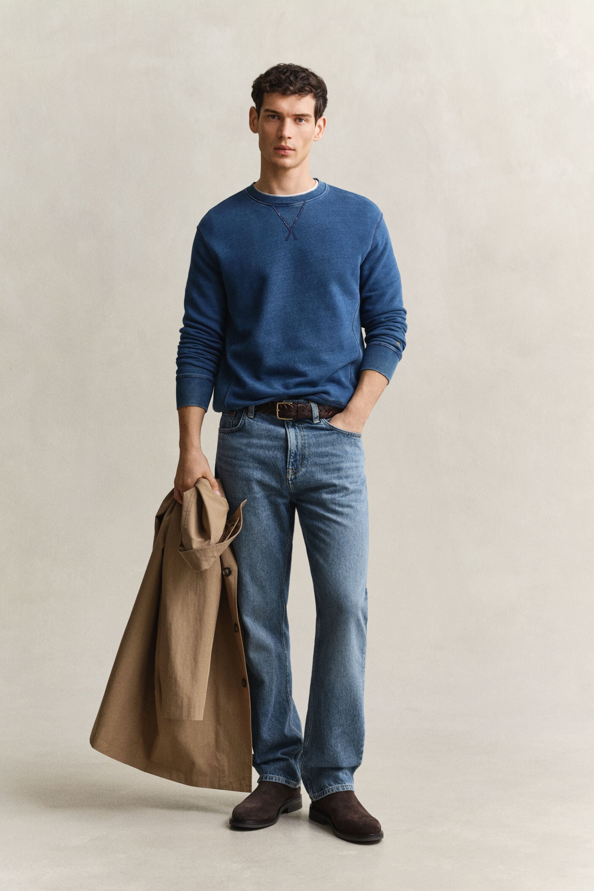 Sudadera añil de cuello redondo