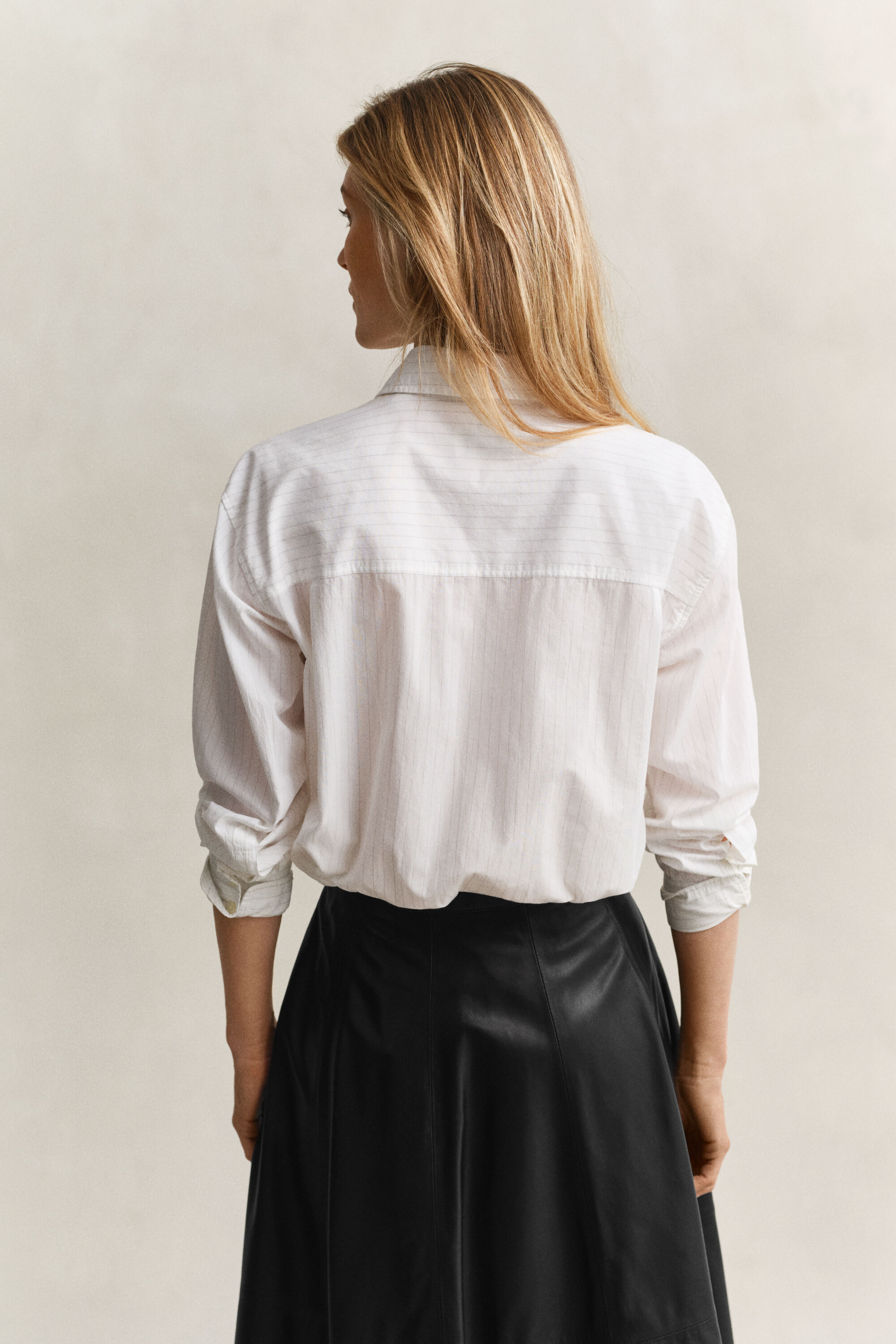 Camisa de rayas con bordado