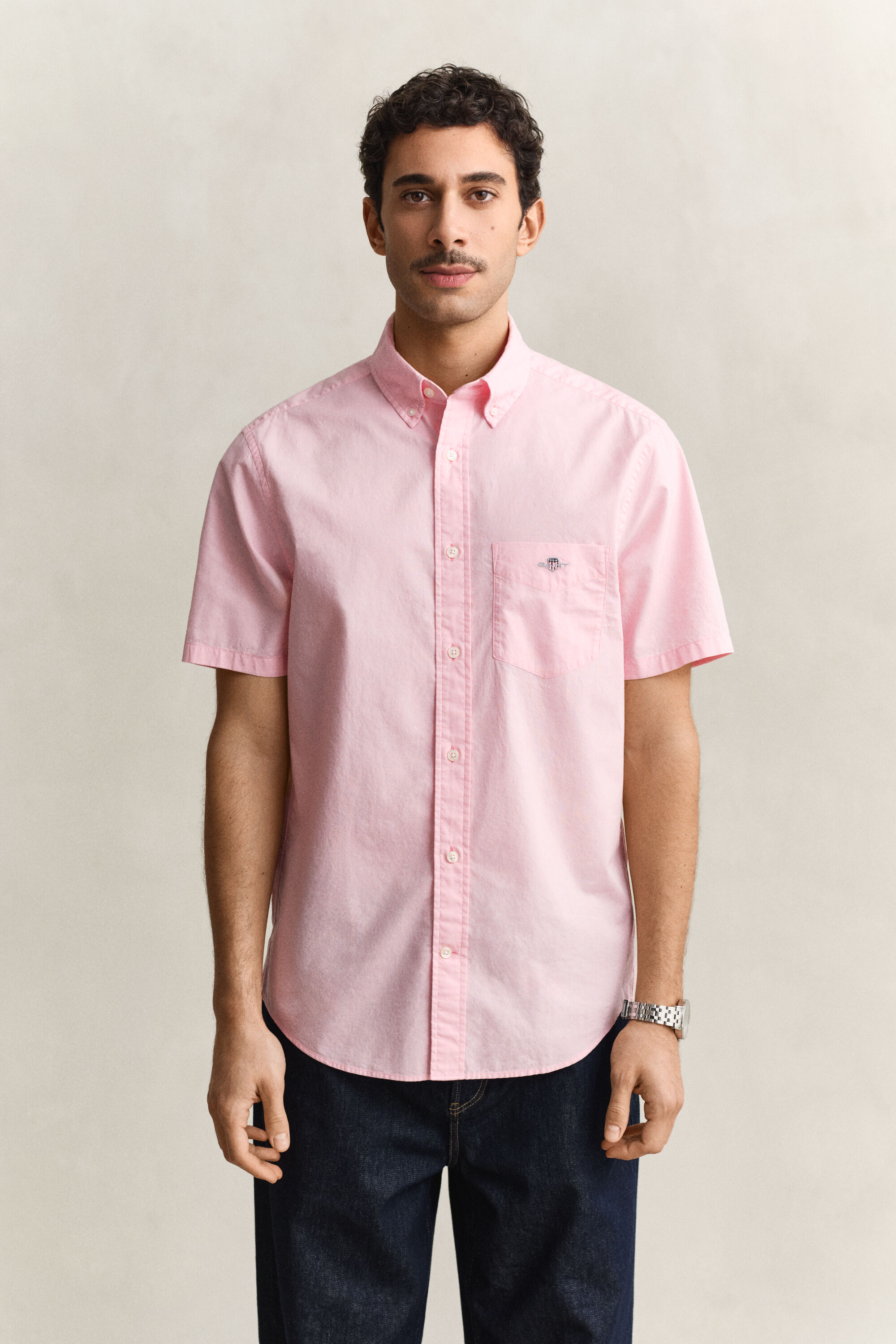 Camisa clásica de manga corta en popelina