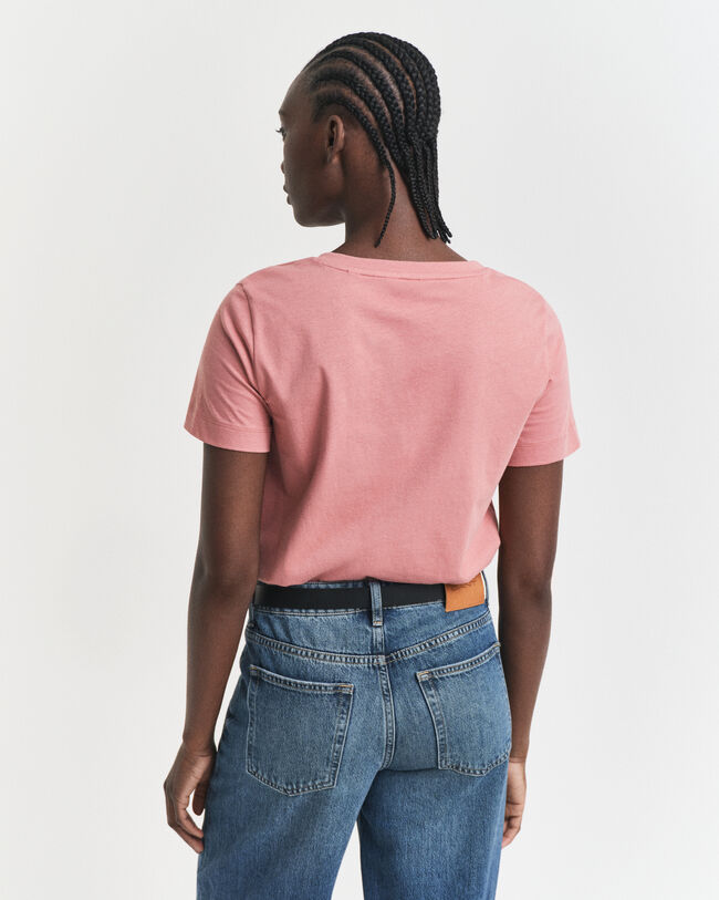 Camiseta Shield con cuello de pico