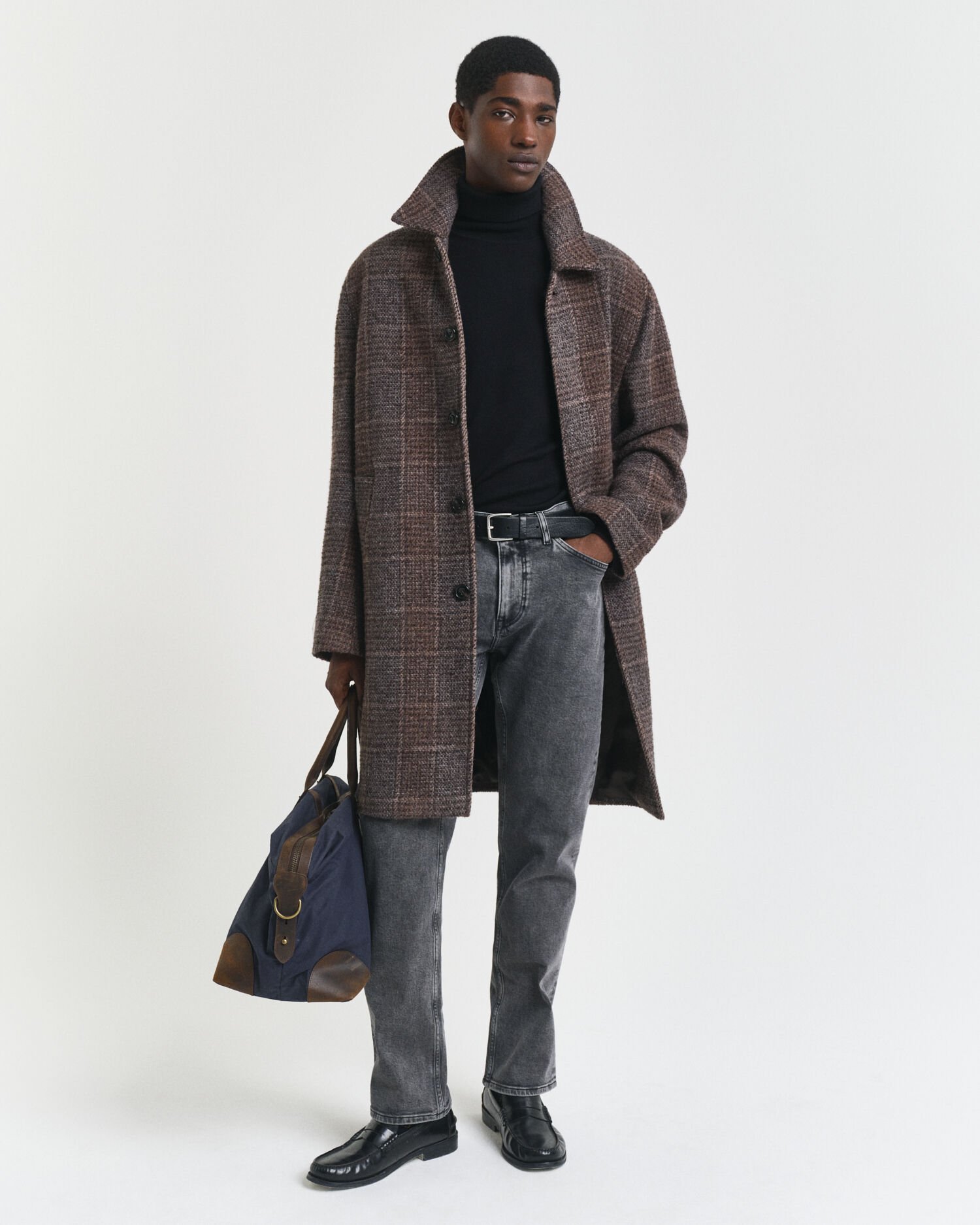 Vaqueros Regular Fit con lavado negro