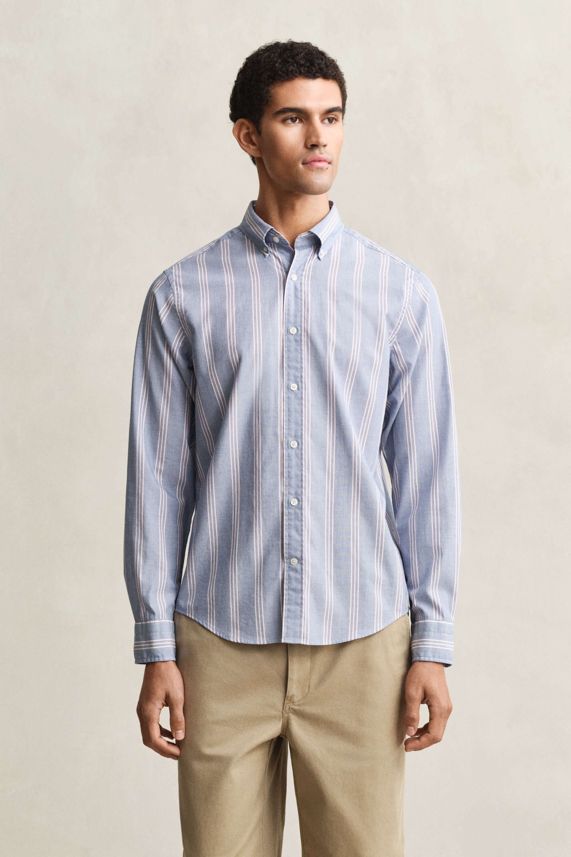 Camisa Regular Fit de popelina a rayas fil-à-fil
