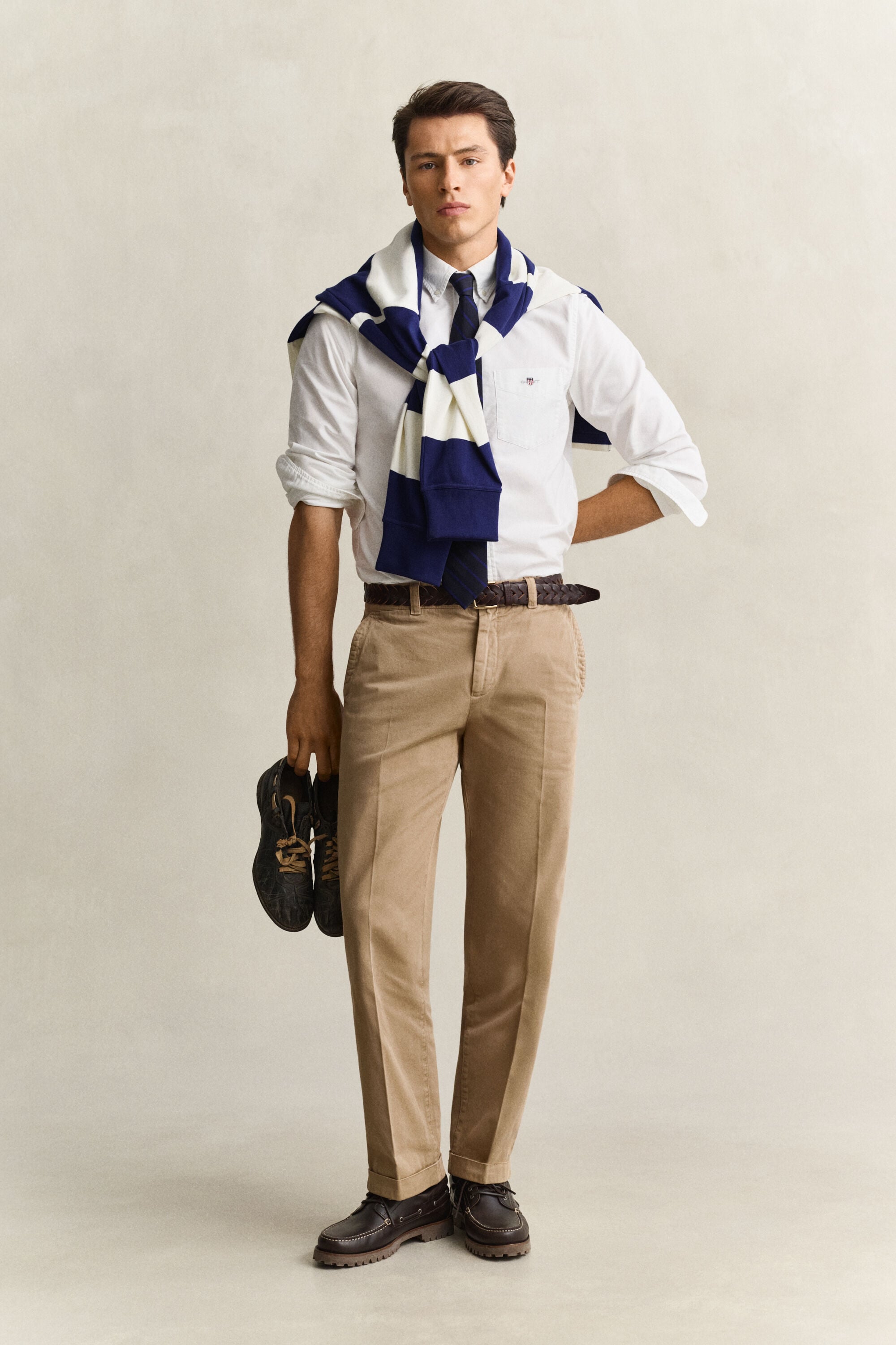 Pantalones chinos de sarga de algodón Gant x Yale