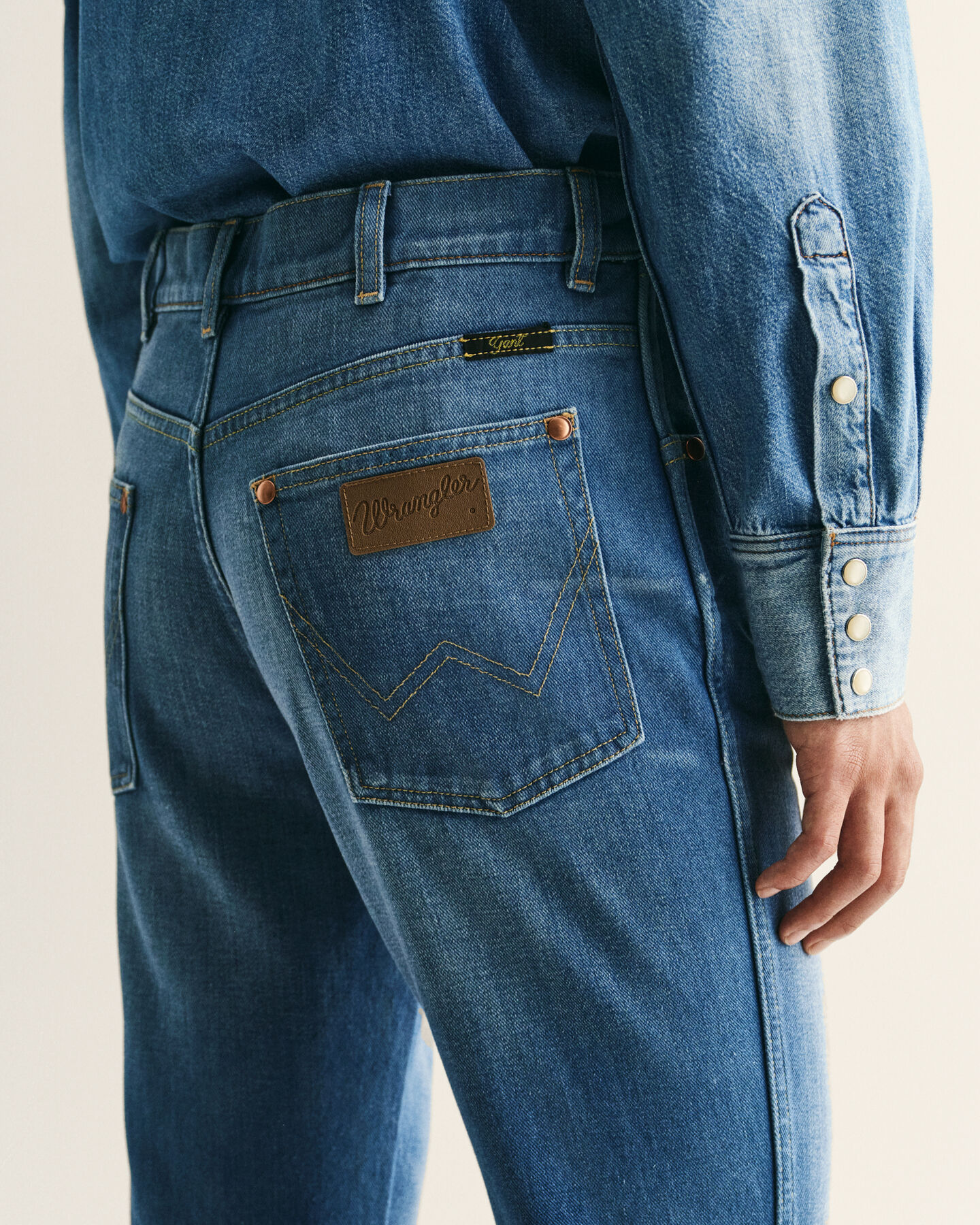 Vaqueros Bootcut Wrangler x GANT