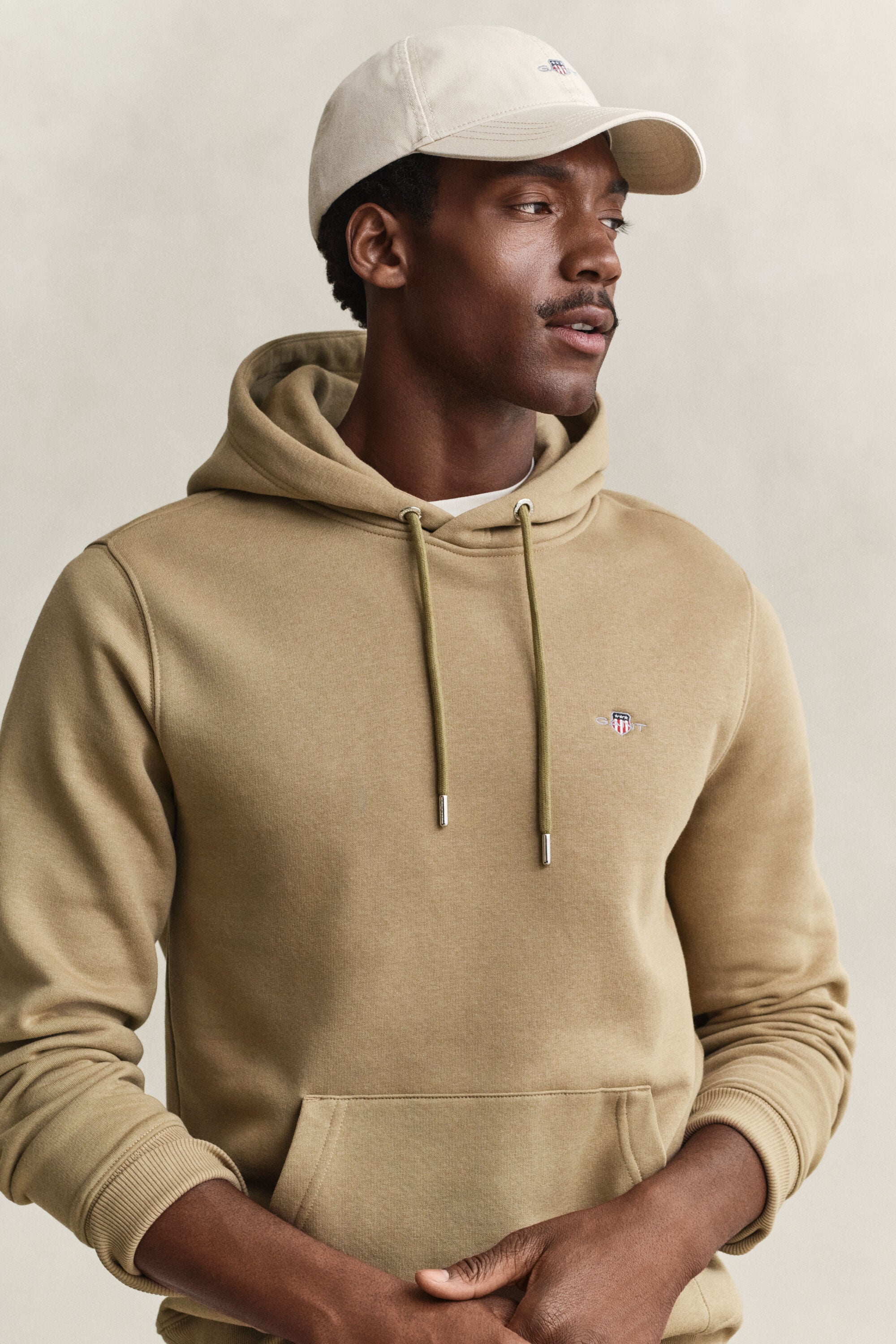 Sudadera con capucha Shield