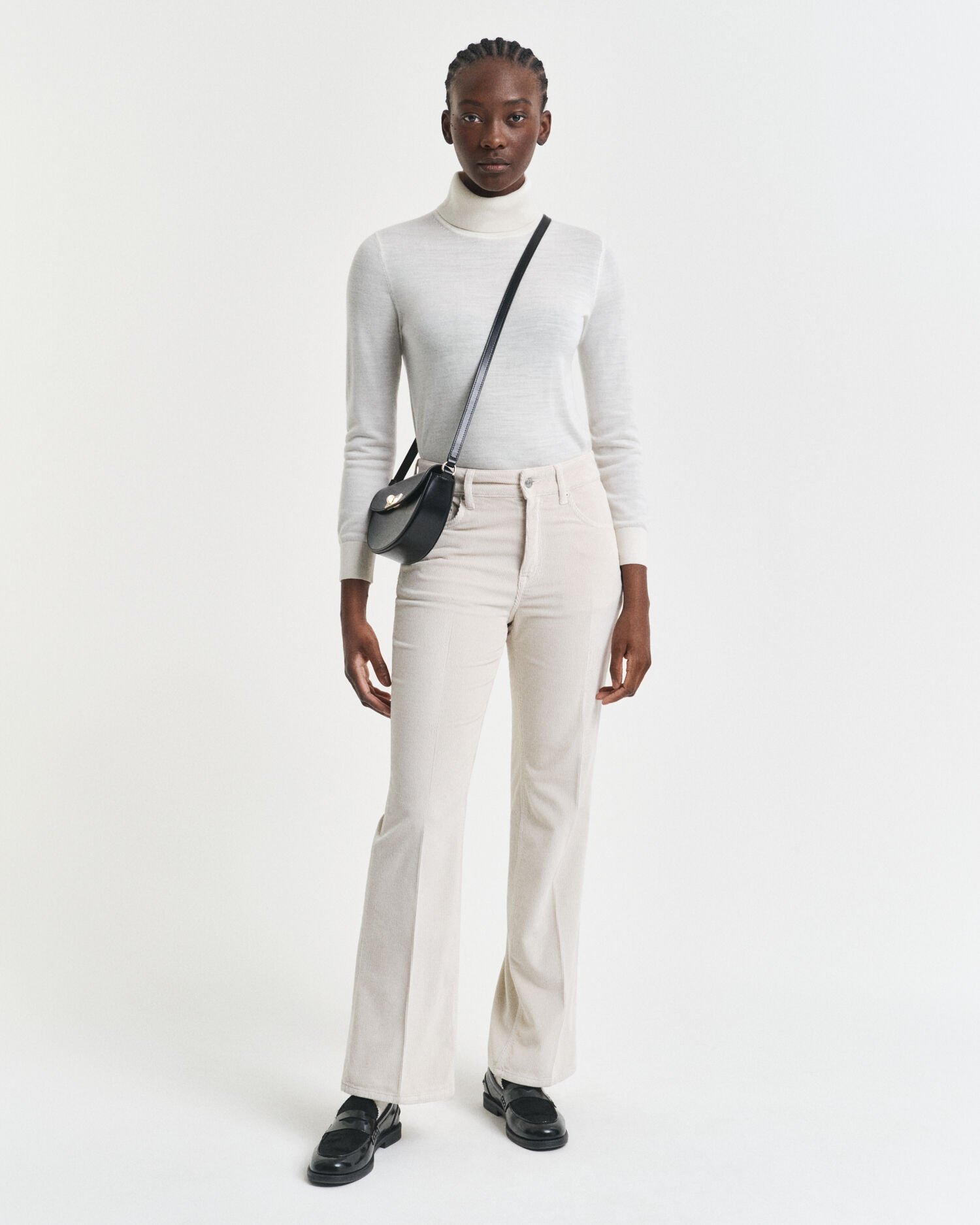 Vaqueros acampanados de pana