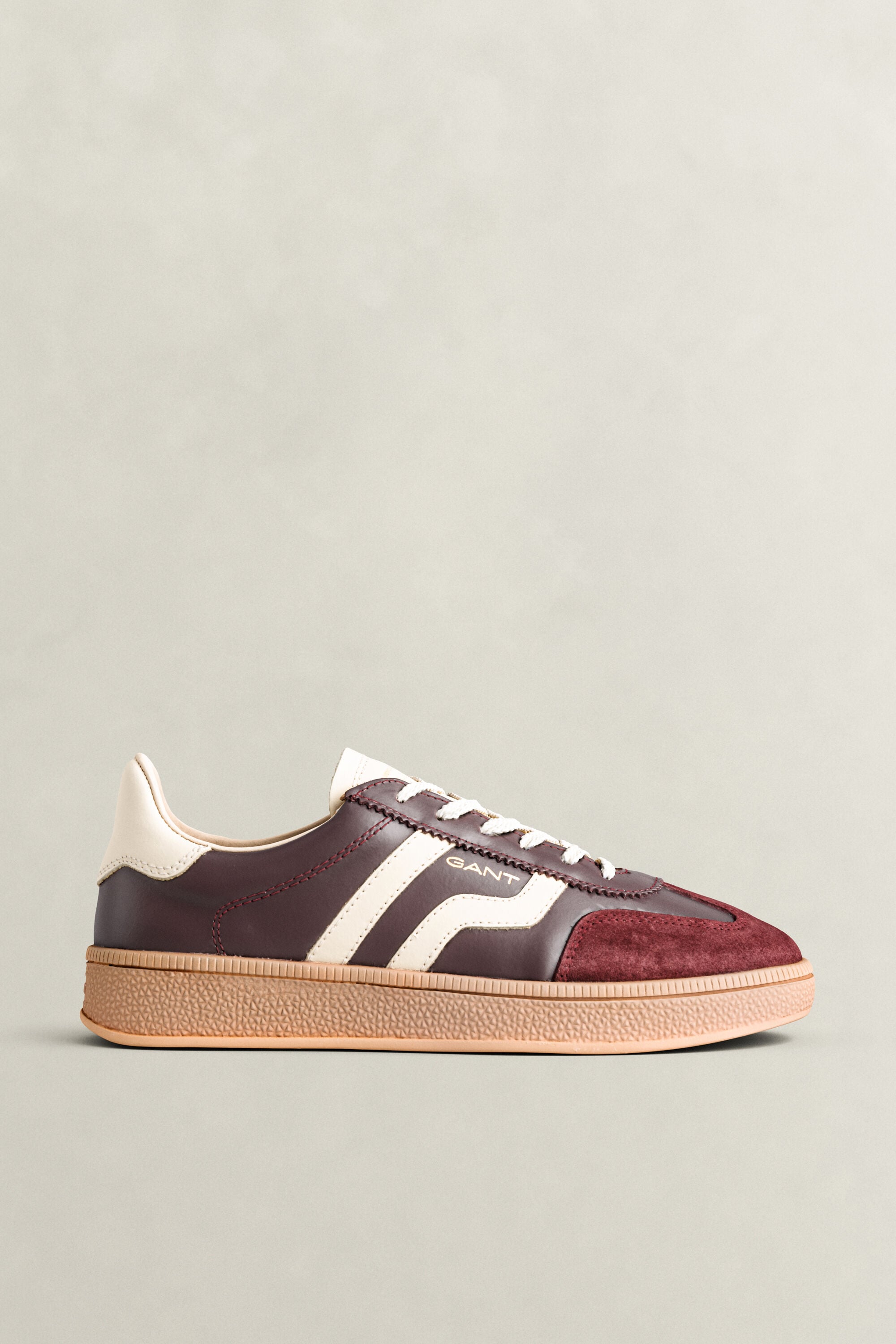 Zapatillas de piel y ante Cuzima