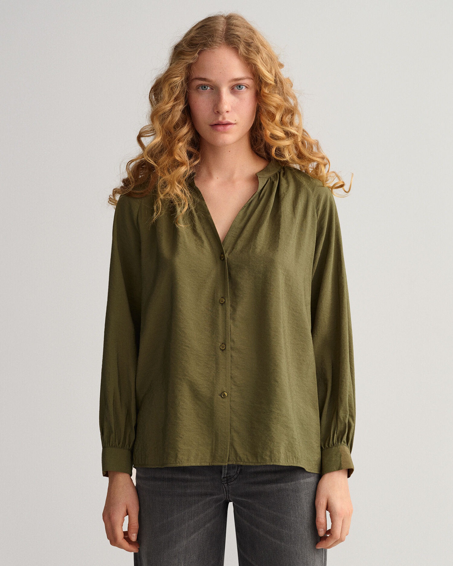 Blusa cuello recto 2025