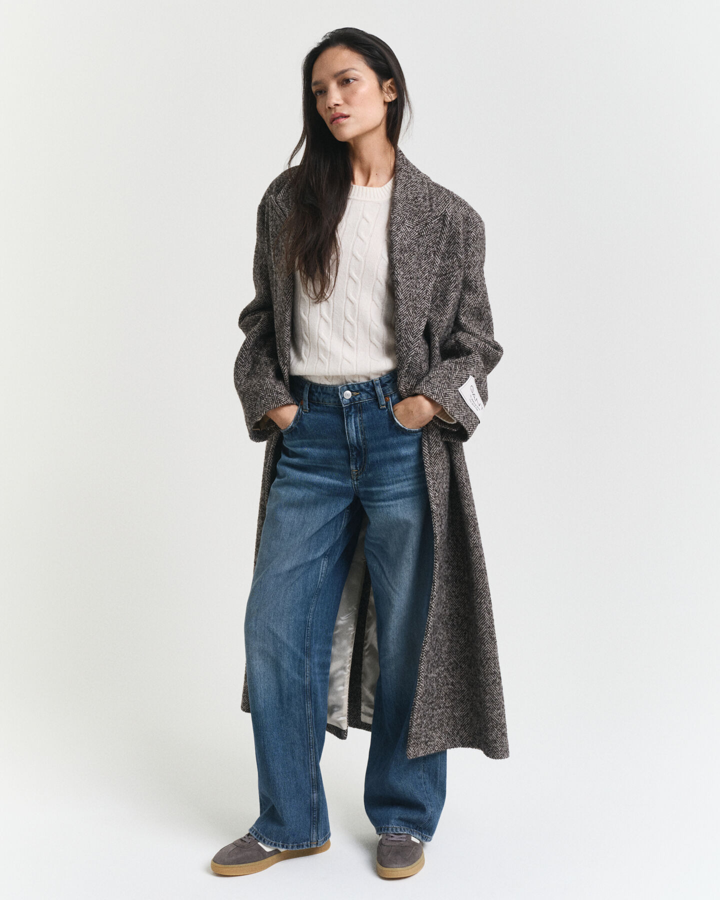 Jersey de cuello redondo y punto de ochos en lana de oveja