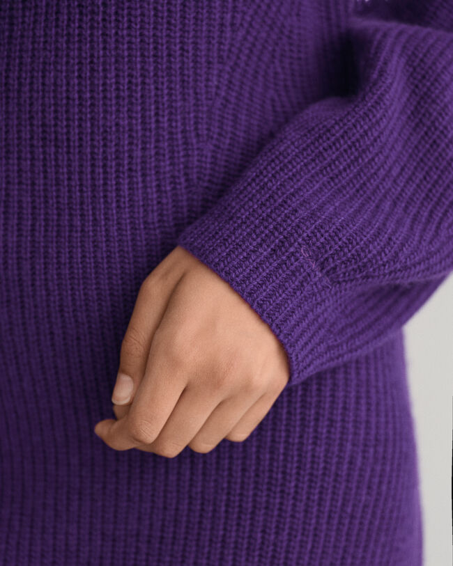 Vestido de lana acanalada con cuello de pico