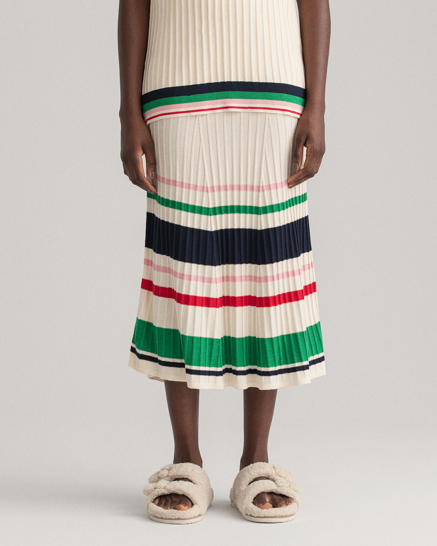Falda de punto acanalado a rayas