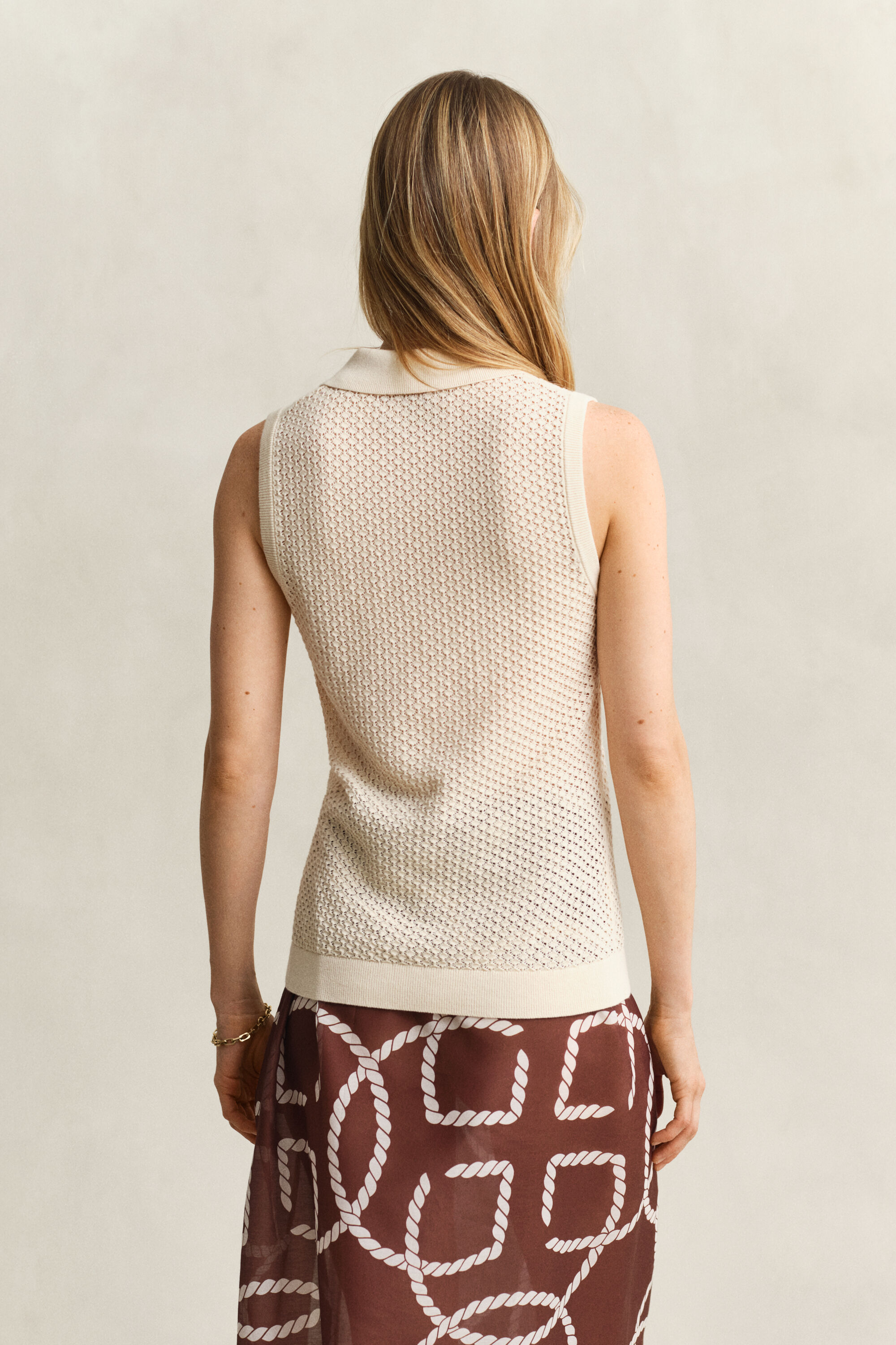 Top de punto calado sin mangas