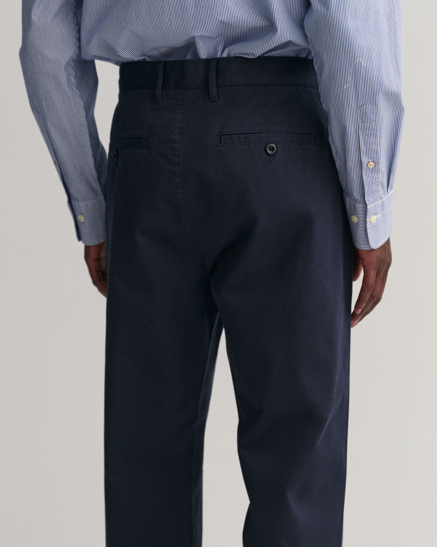 Pantalones chinos Slim Fit de sarga con pinzas